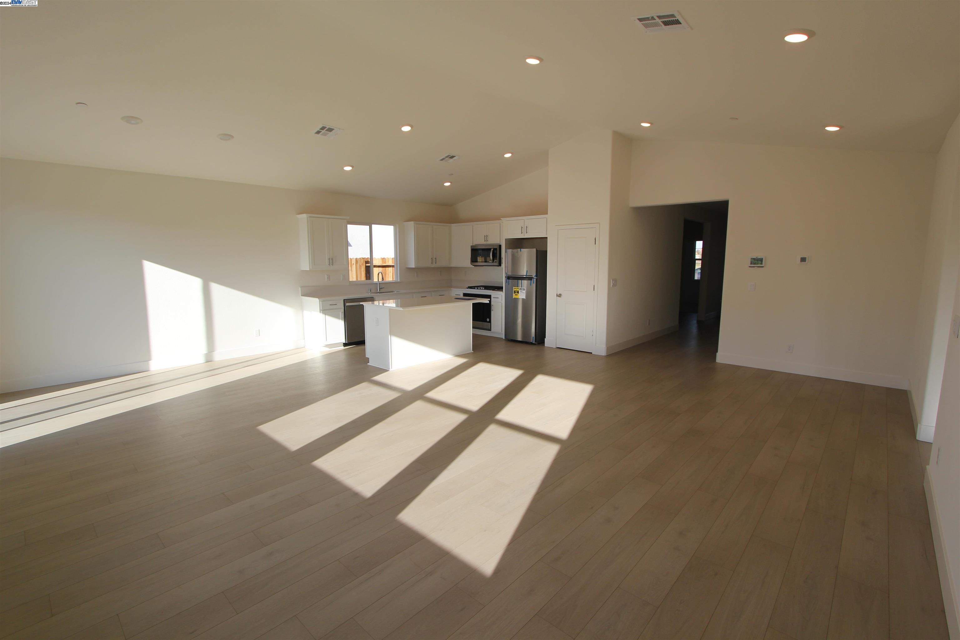 1280 SALINAS RIVER ST