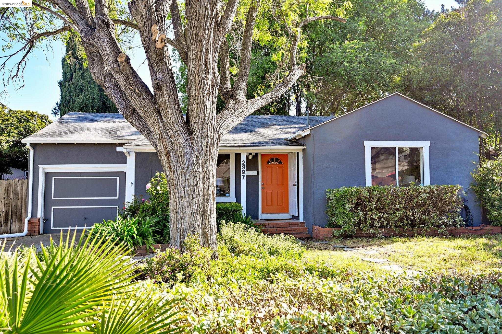 2397 Crescent Dr