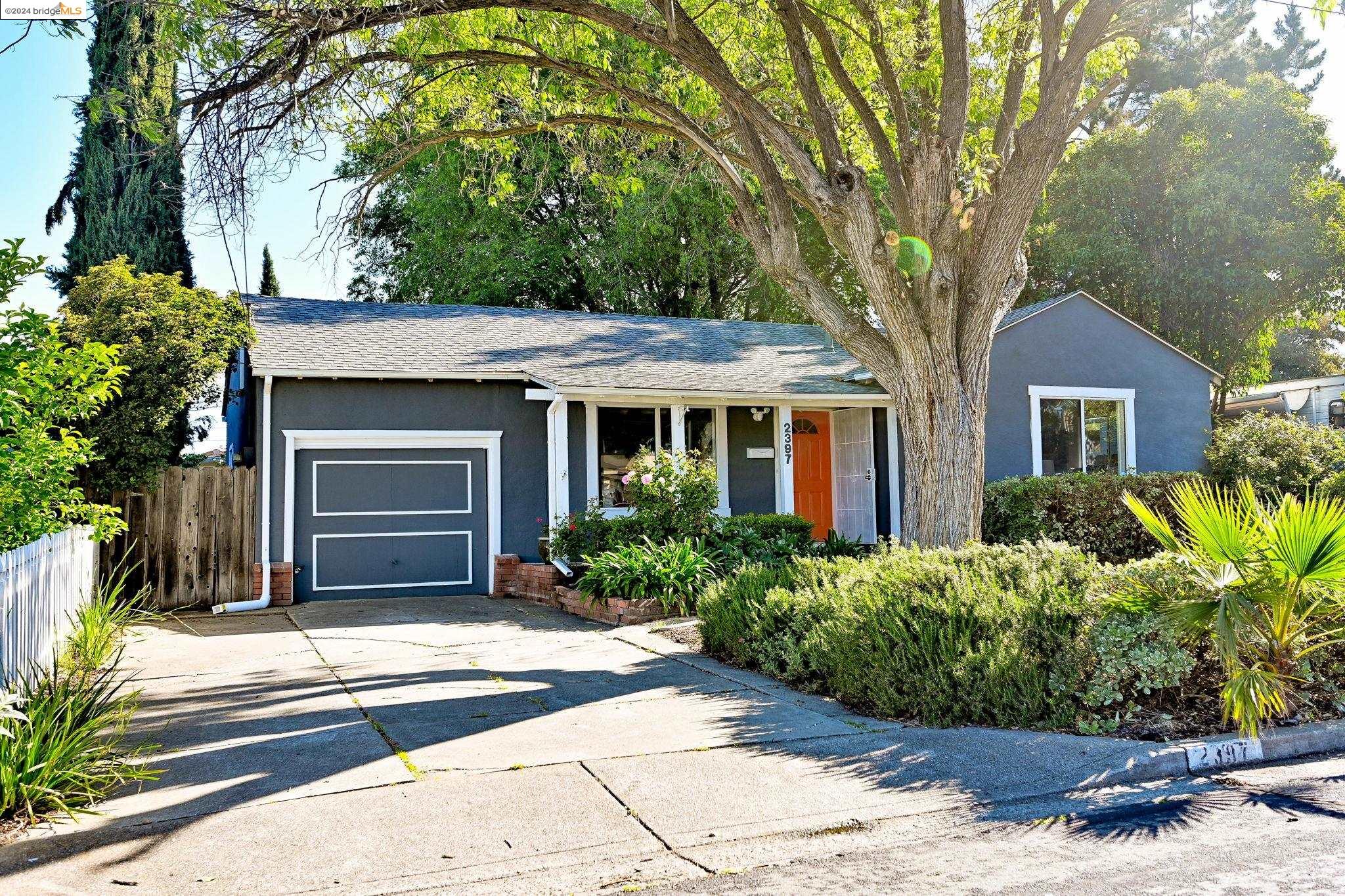 2397 Crescent Dr
