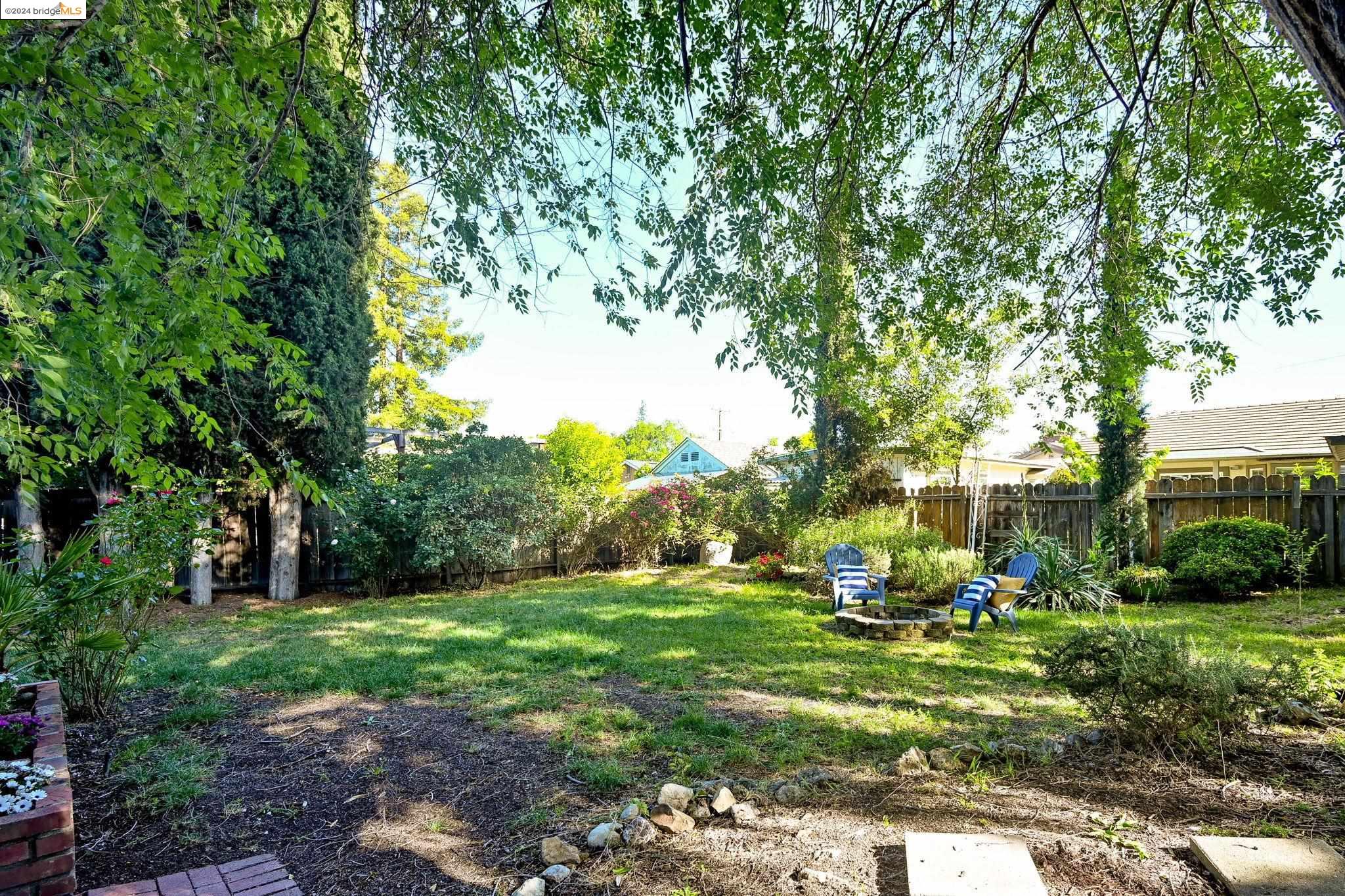 2397 Crescent Dr