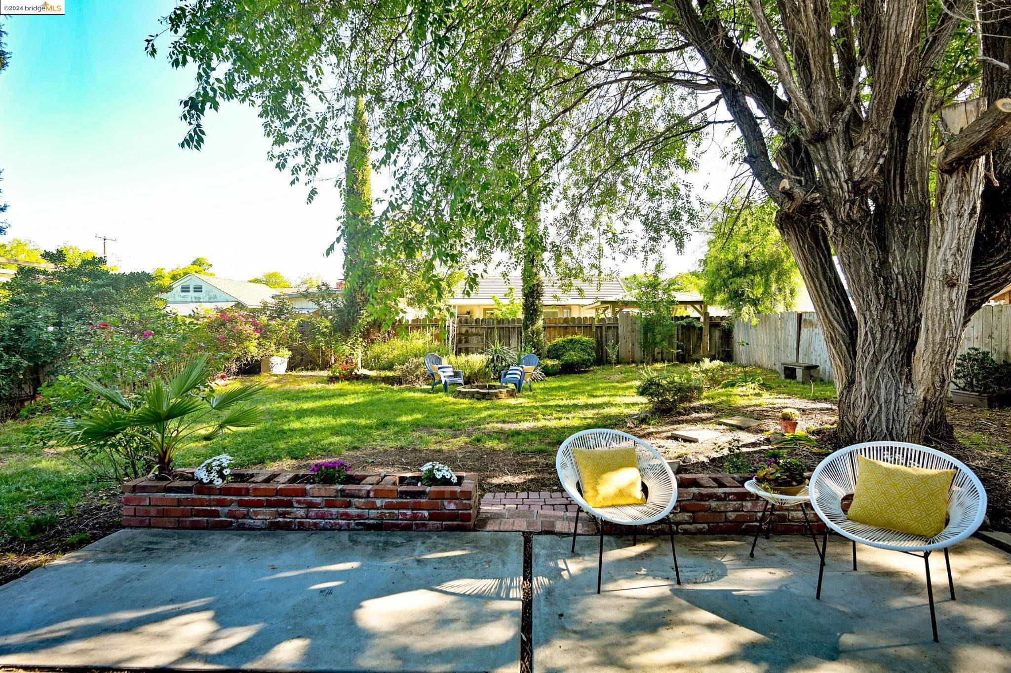 2397 Crescent Dr