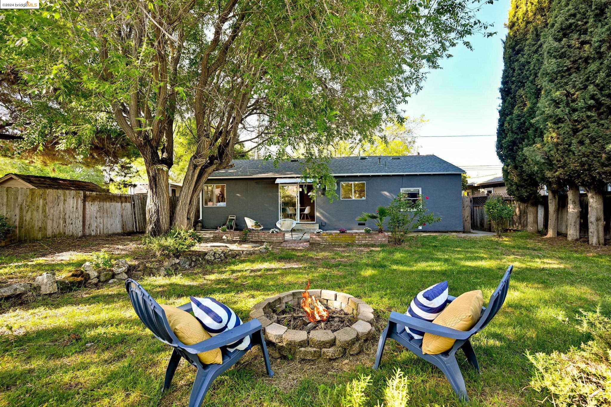 2397 Crescent Dr