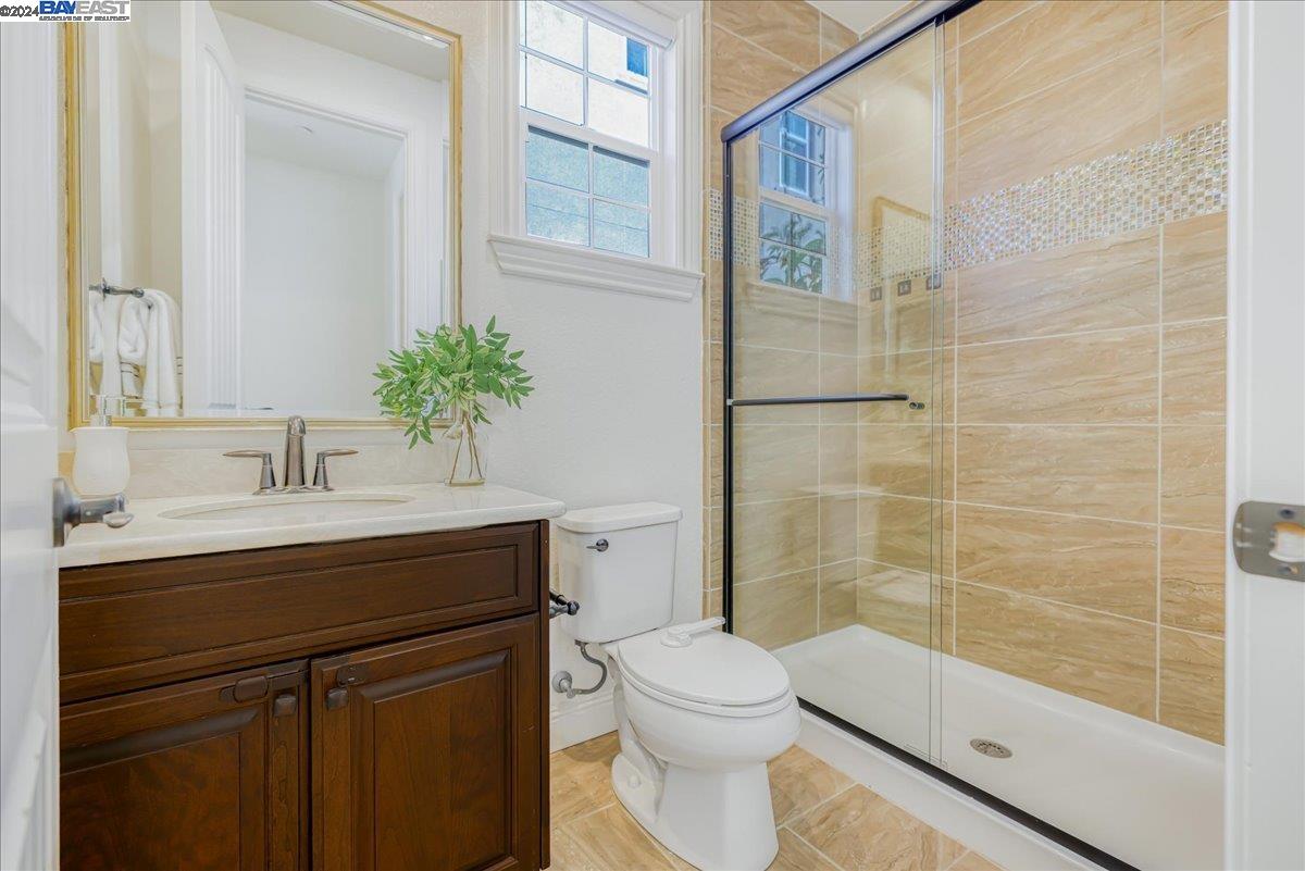 6081 Laurelspur Loop