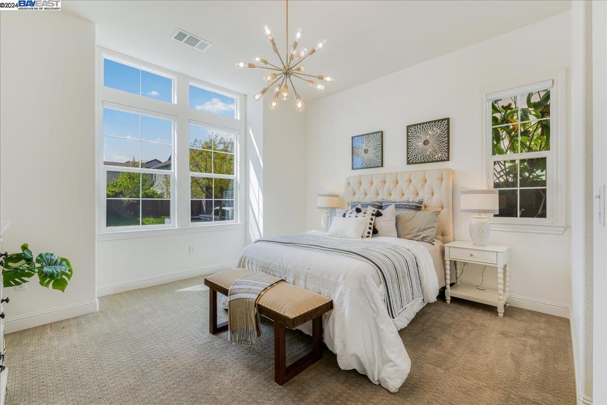 6081 Laurelspur Loop