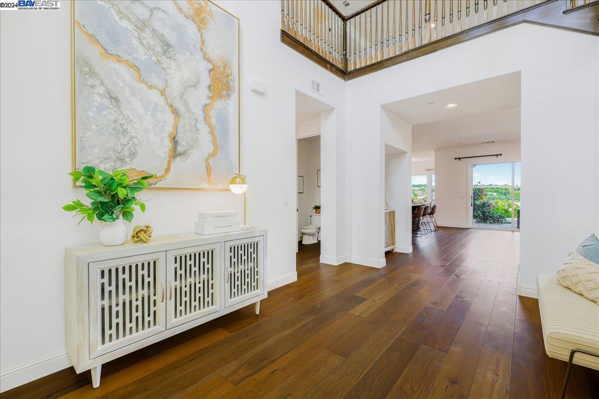 6081 Laurelspur Loop