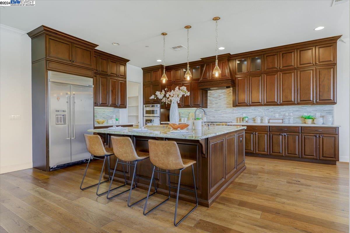 6081 Laurelspur Loop