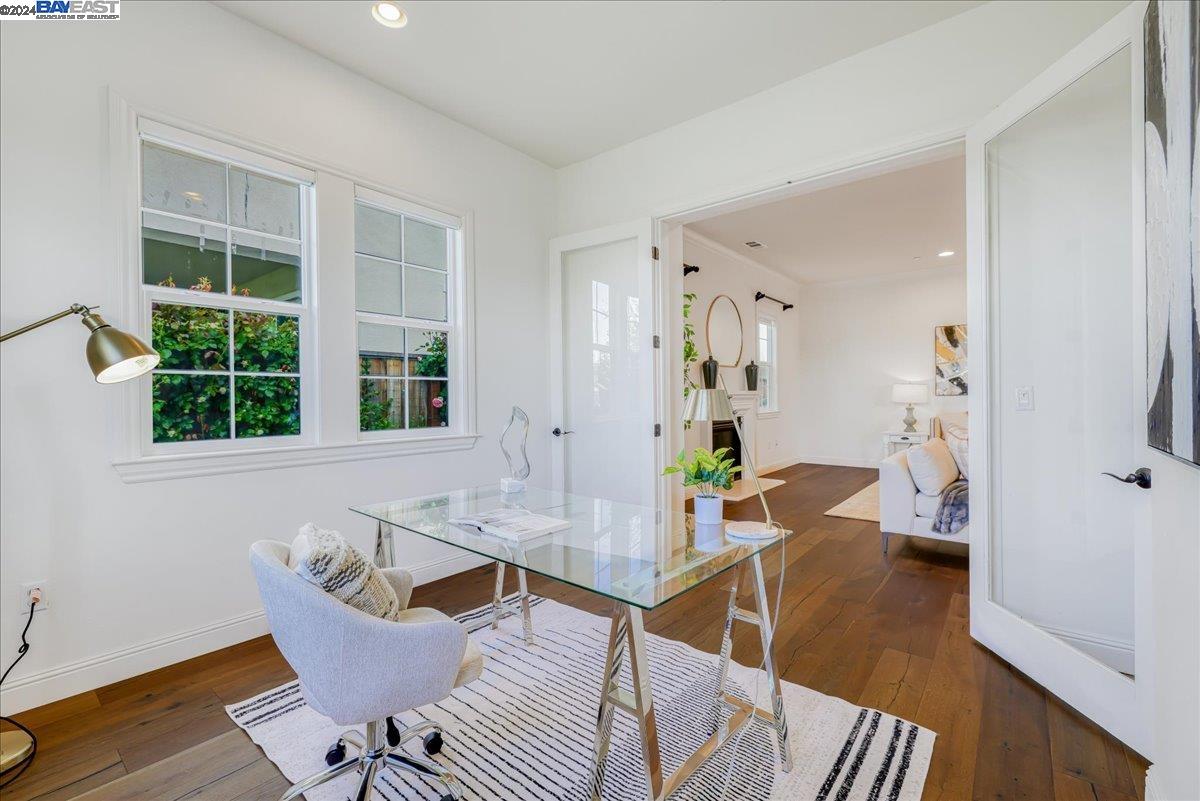 6081 Laurelspur Loop