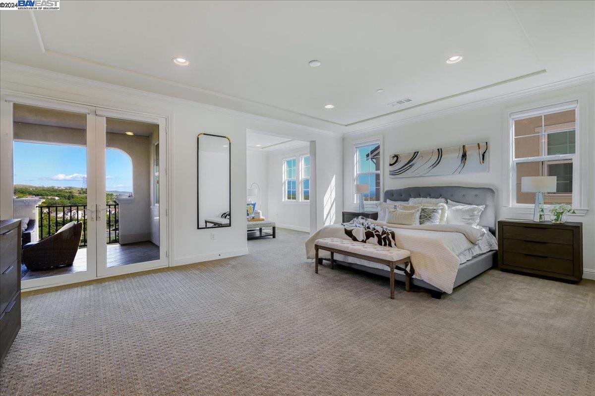 6081 Laurelspur Loop