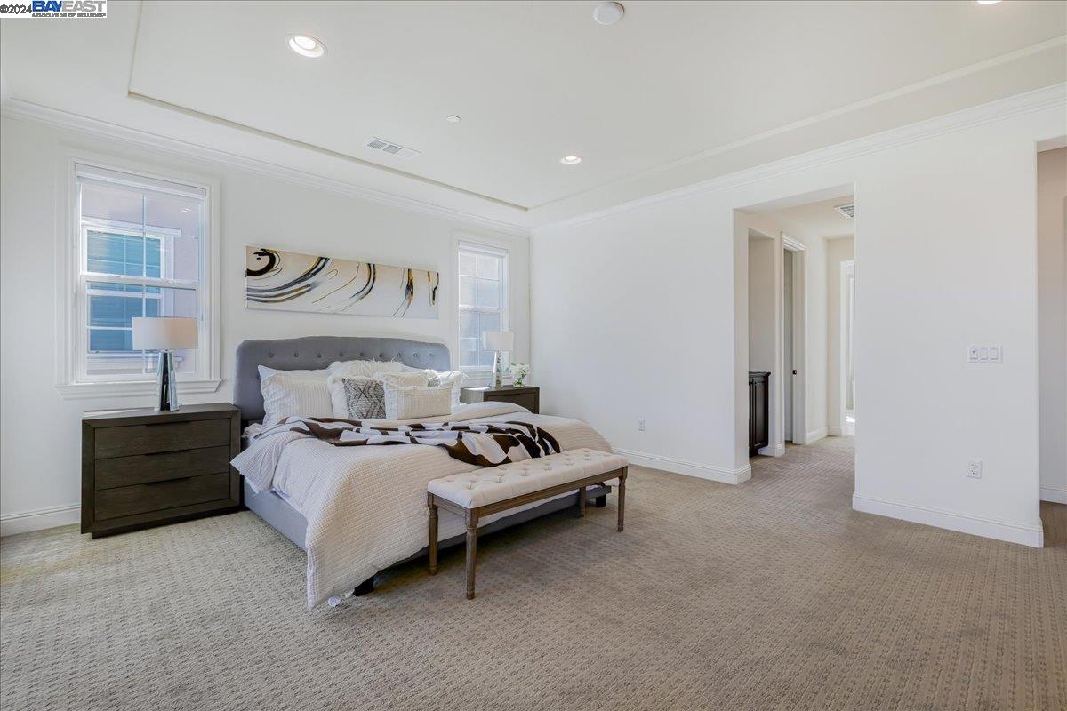 6081 Laurelspur Loop