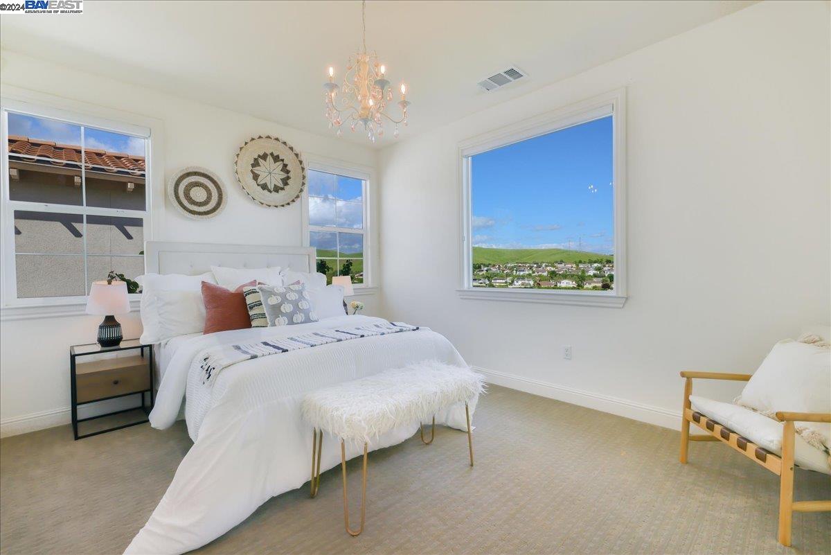 6081 Laurelspur Loop