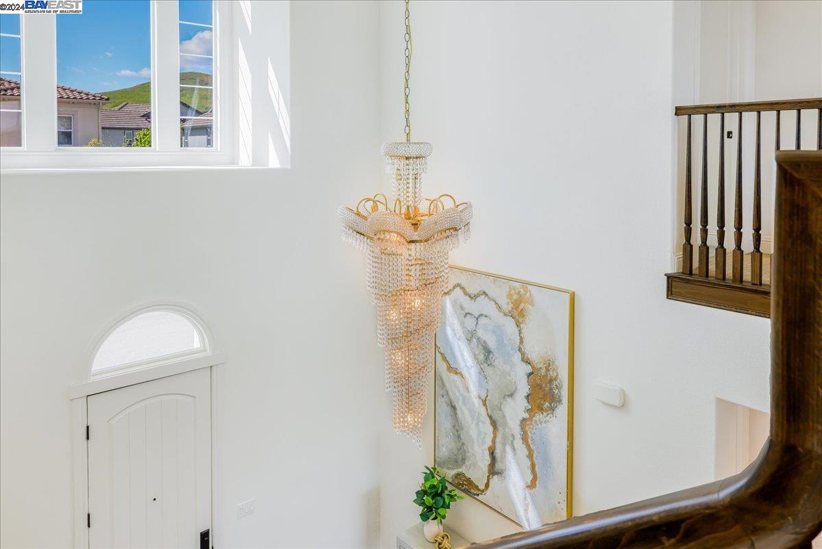 6081 Laurelspur Loop