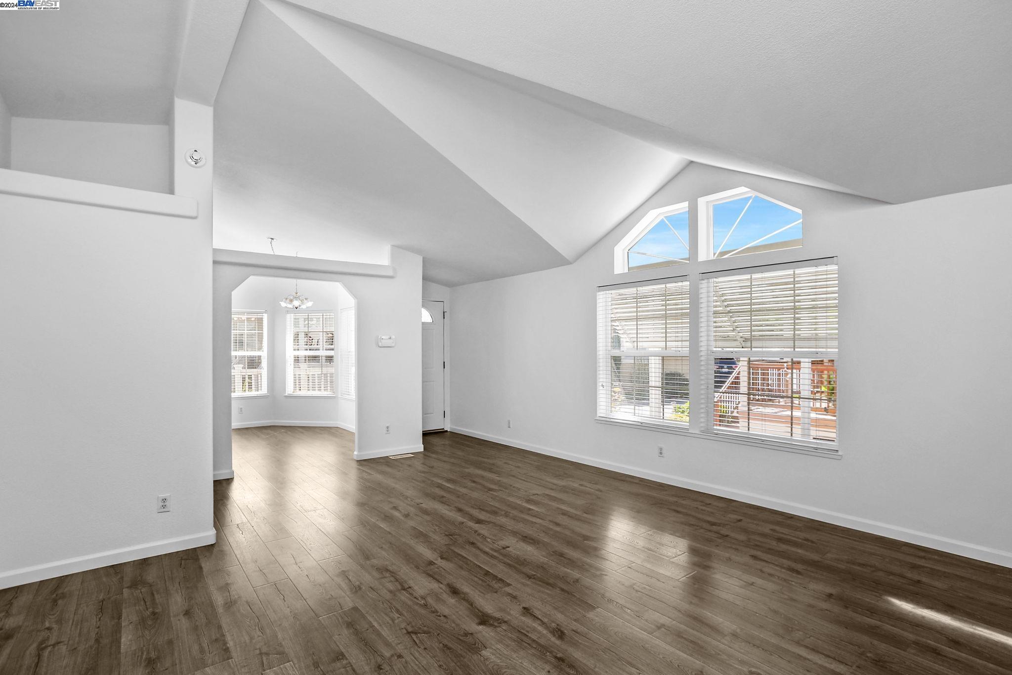 3263 Vineyard Ave., #3 # 3 Unit: #3