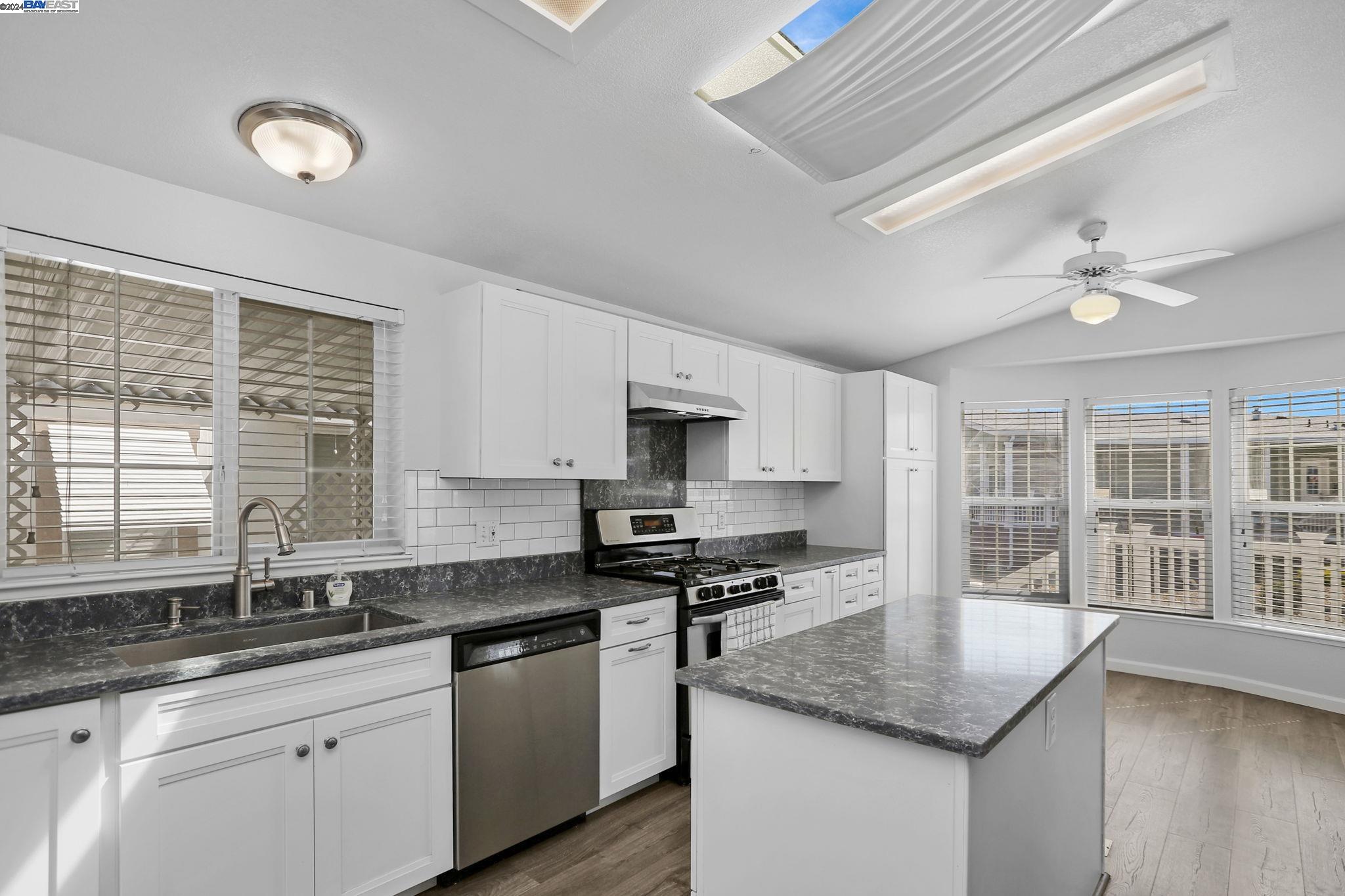 3263 Vineyard Ave., #3 # 3 Unit: #3