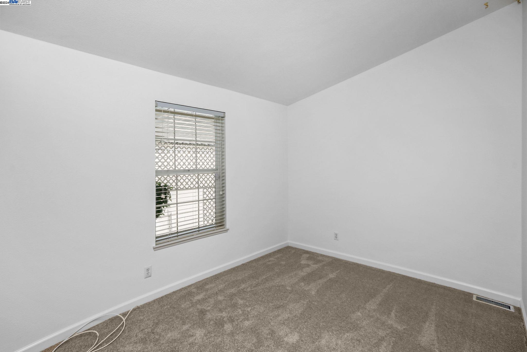 3263 Vineyard Ave., #3 # 3 Unit: #3