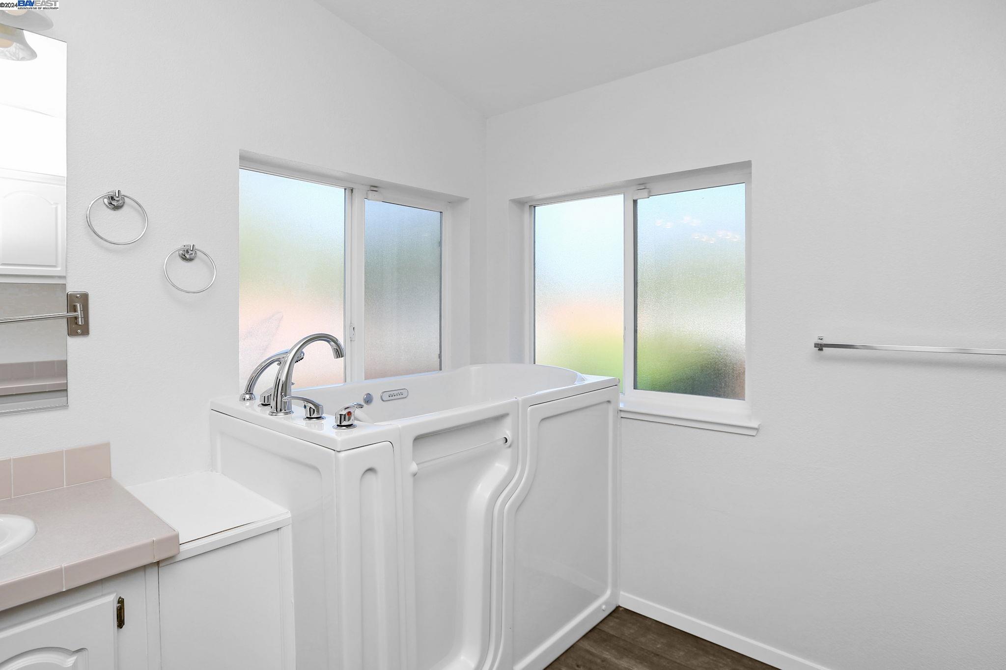 3263 Vineyard Ave., #3 # 3 Unit: #3