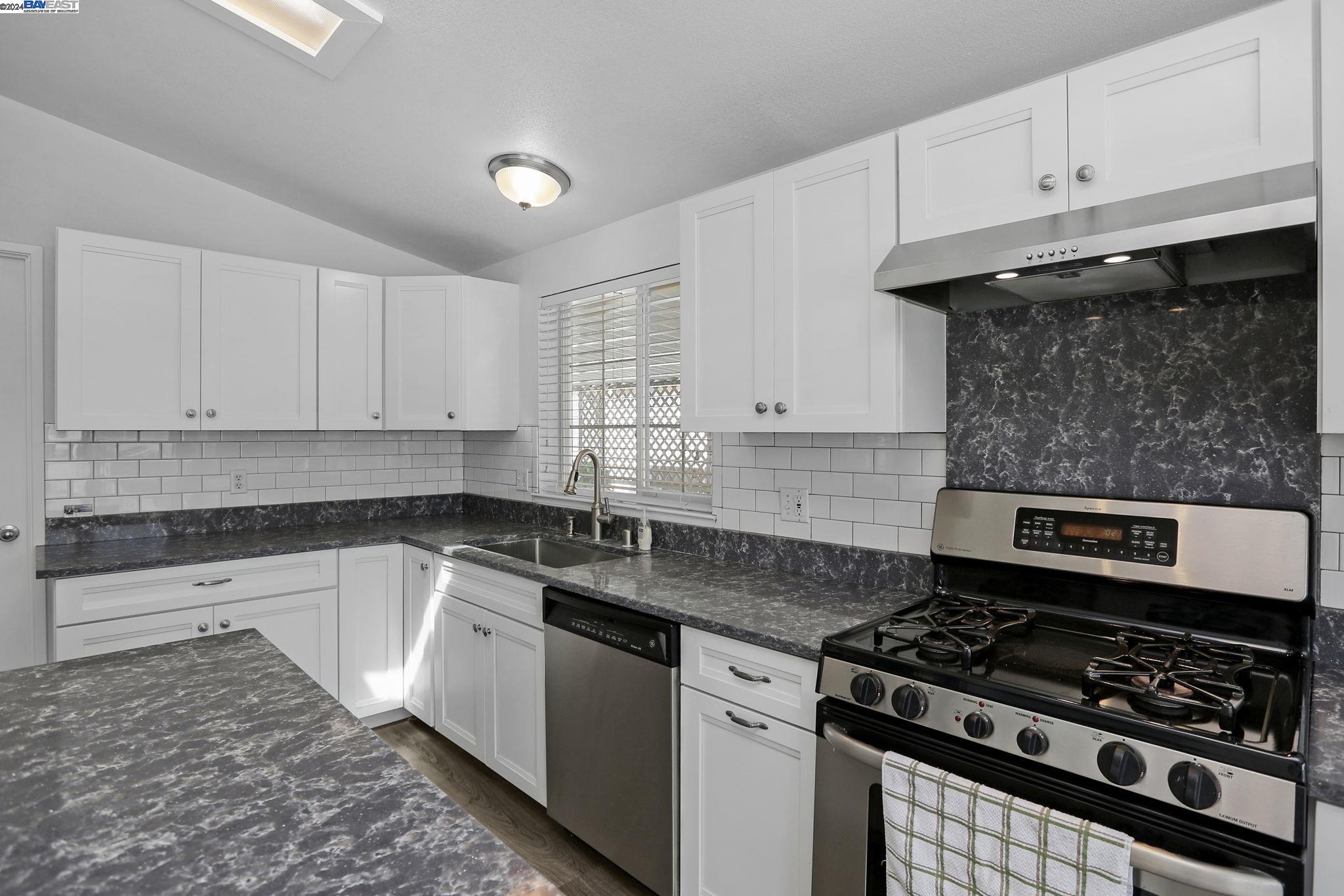 3263 Vineyard Ave., #3 # 3 Unit: #3
