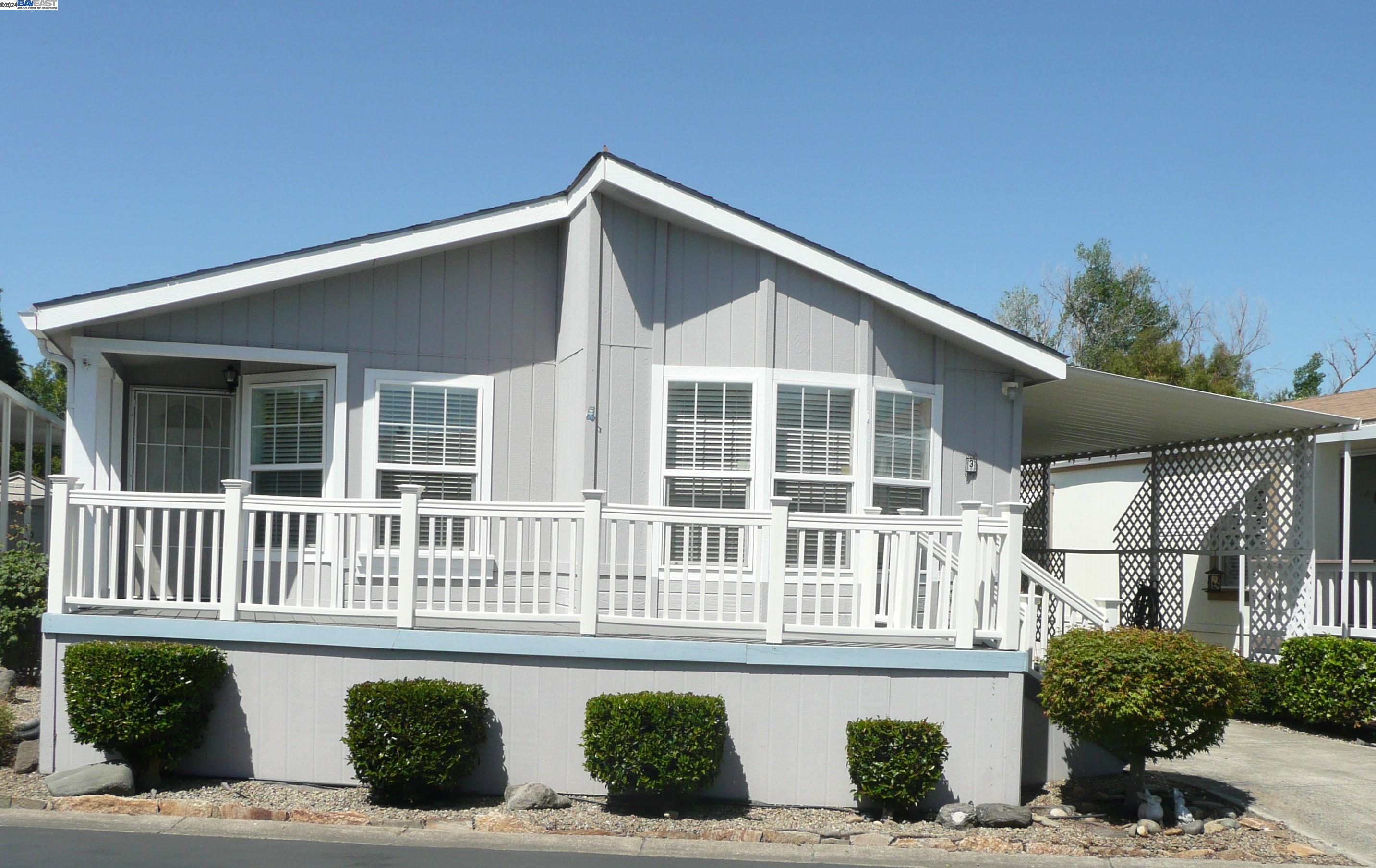 3263 Vineyard Ave., #3 # 3 Unit: #3