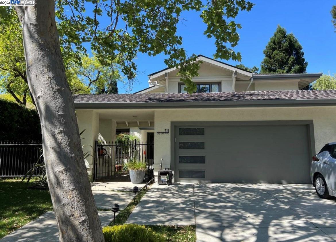 311 Live Oak Dr
