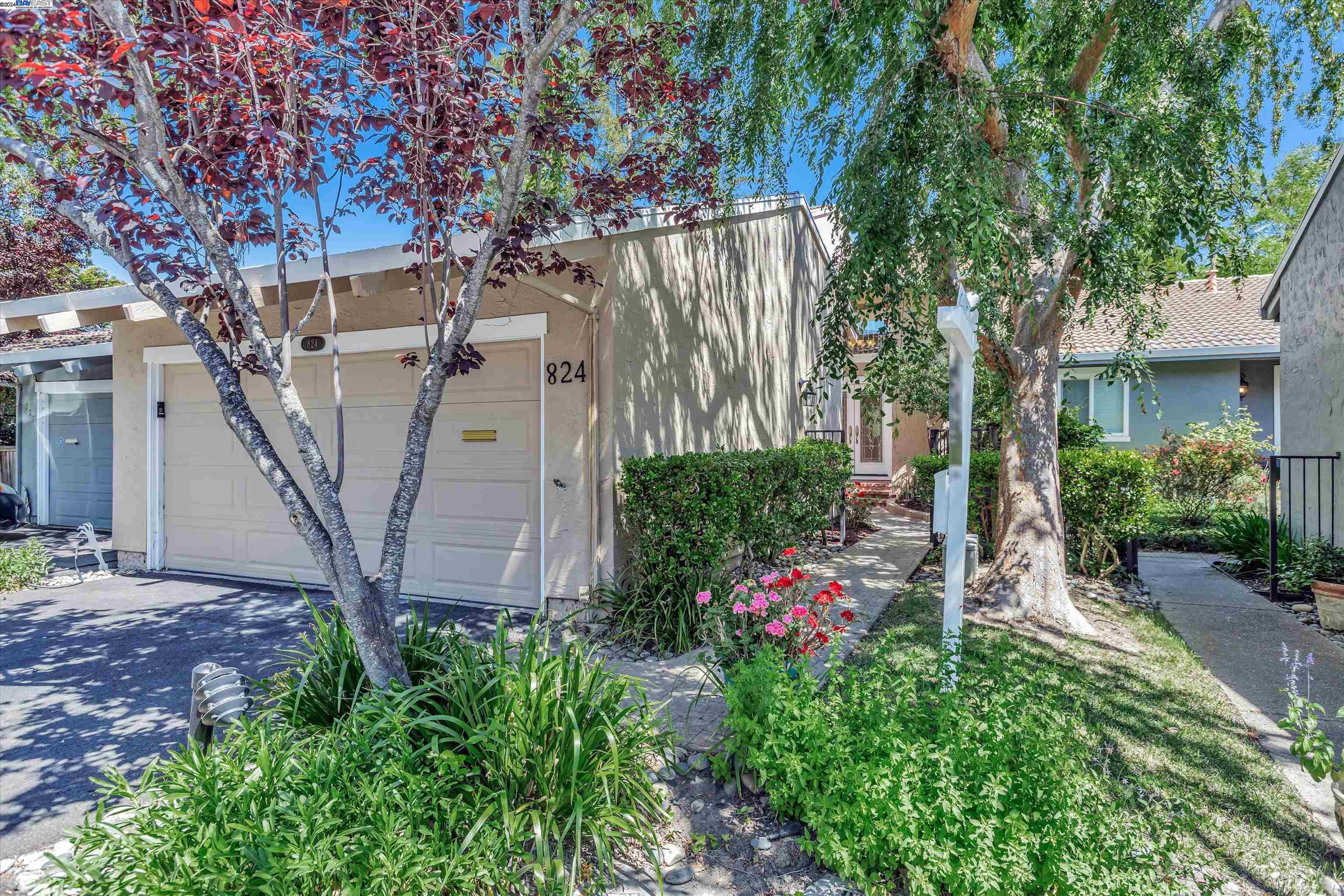 824 Country Club Drive