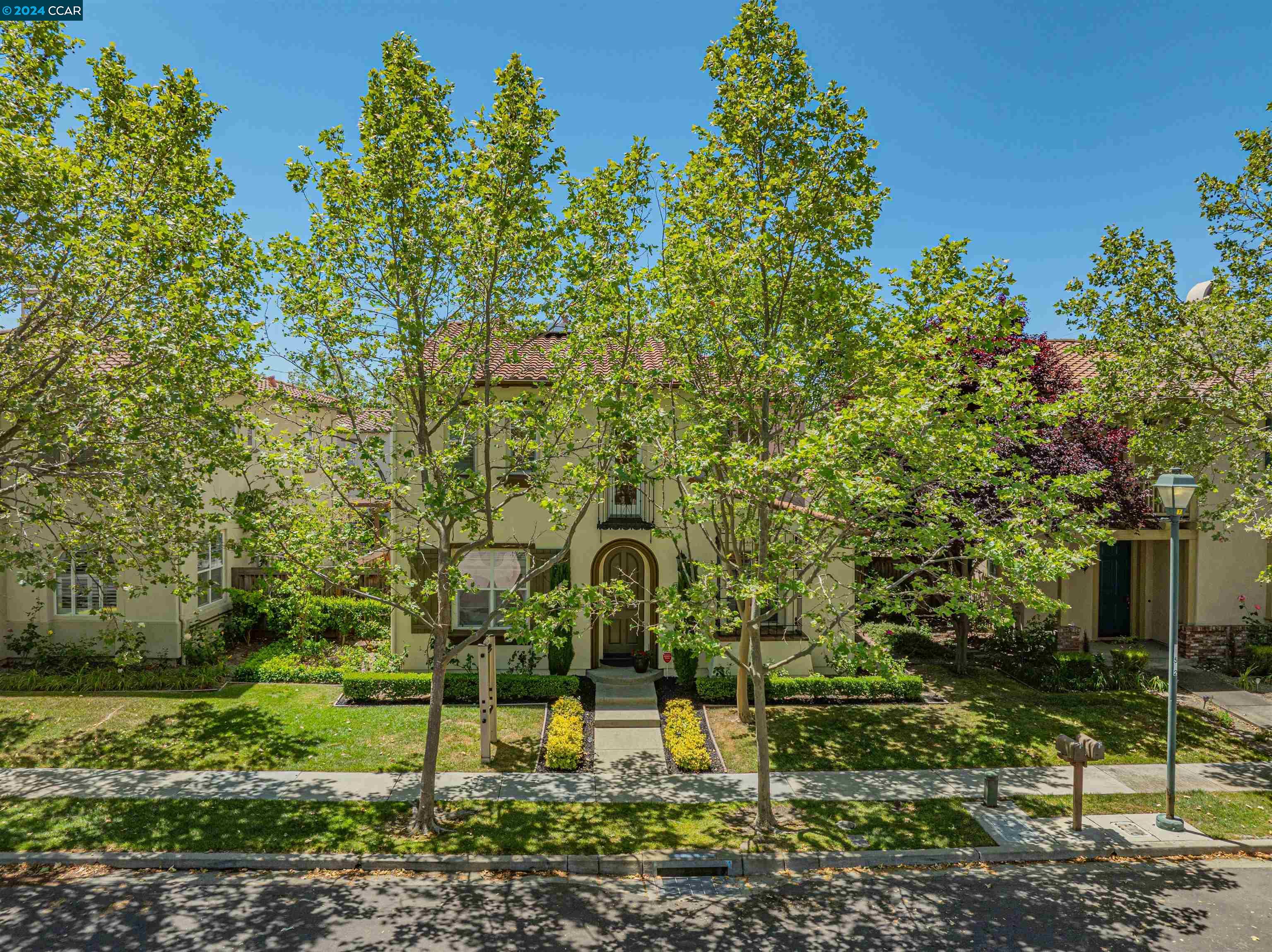 2242 Magnolia Bridge Dr