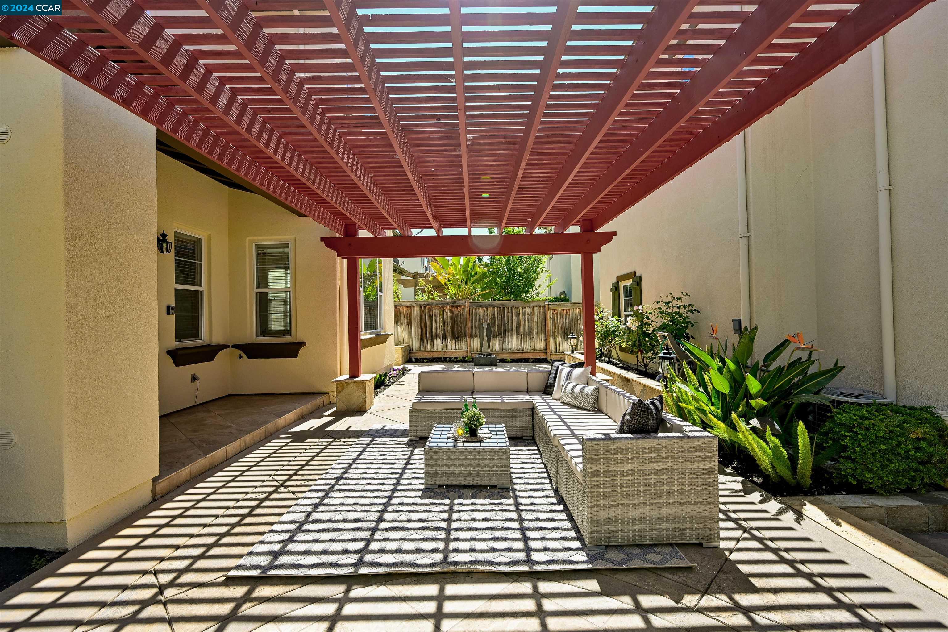 2242 Magnolia Bridge Dr