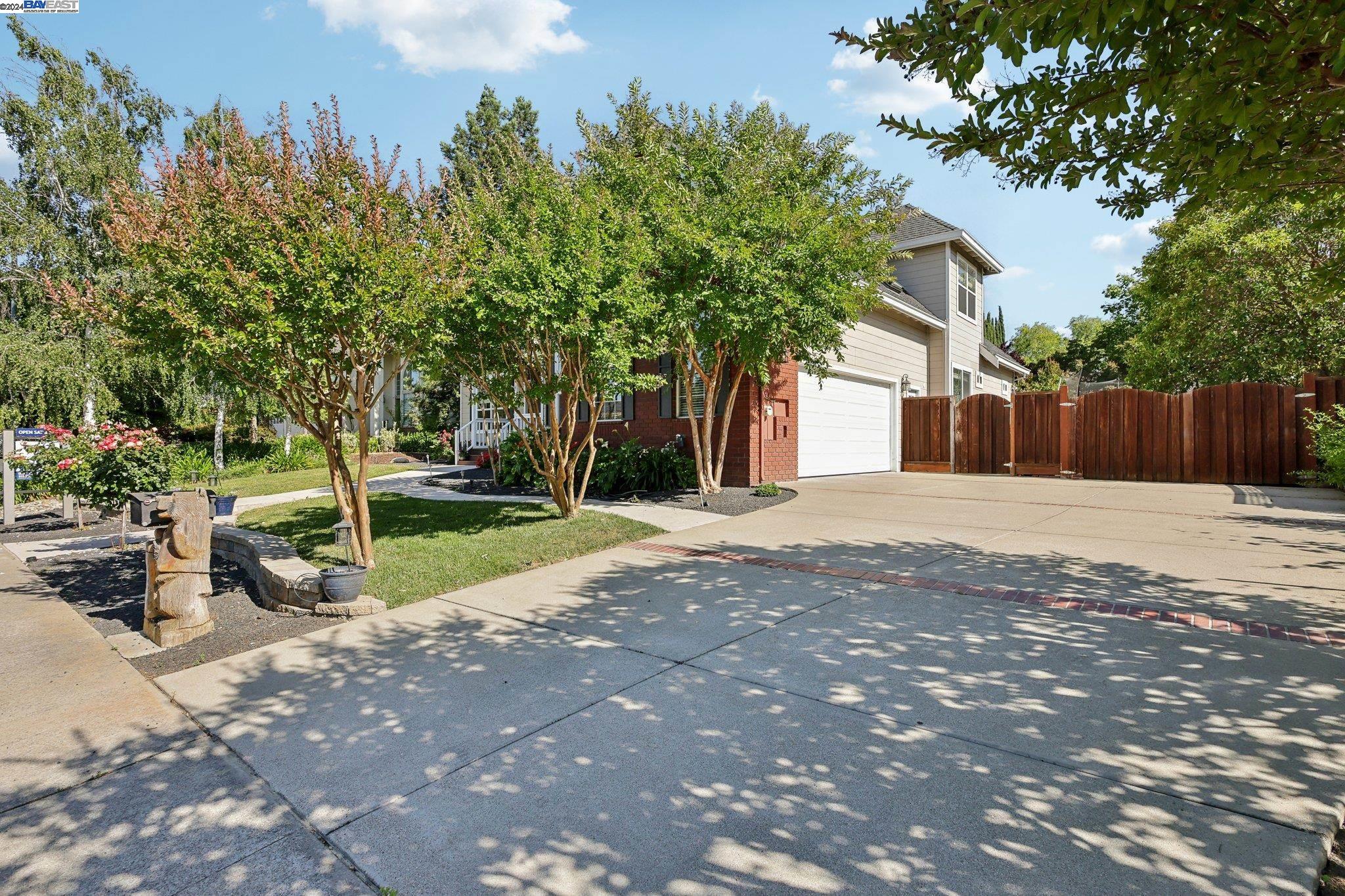 2393 Vintage Ln
