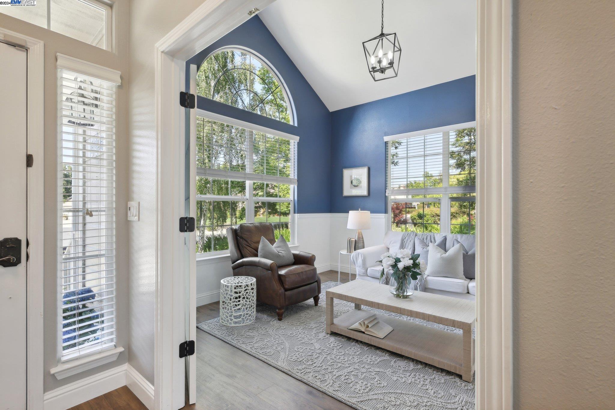 2393 Vintage Ln