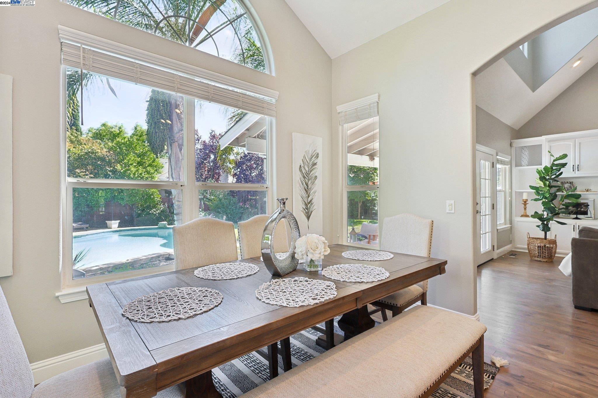 2393 Vintage Ln