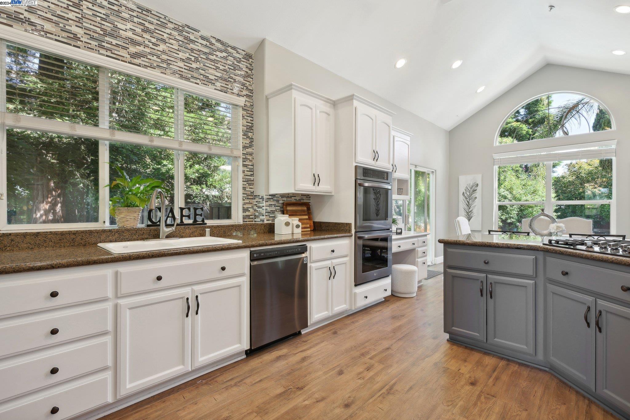 2393 Vintage Ln