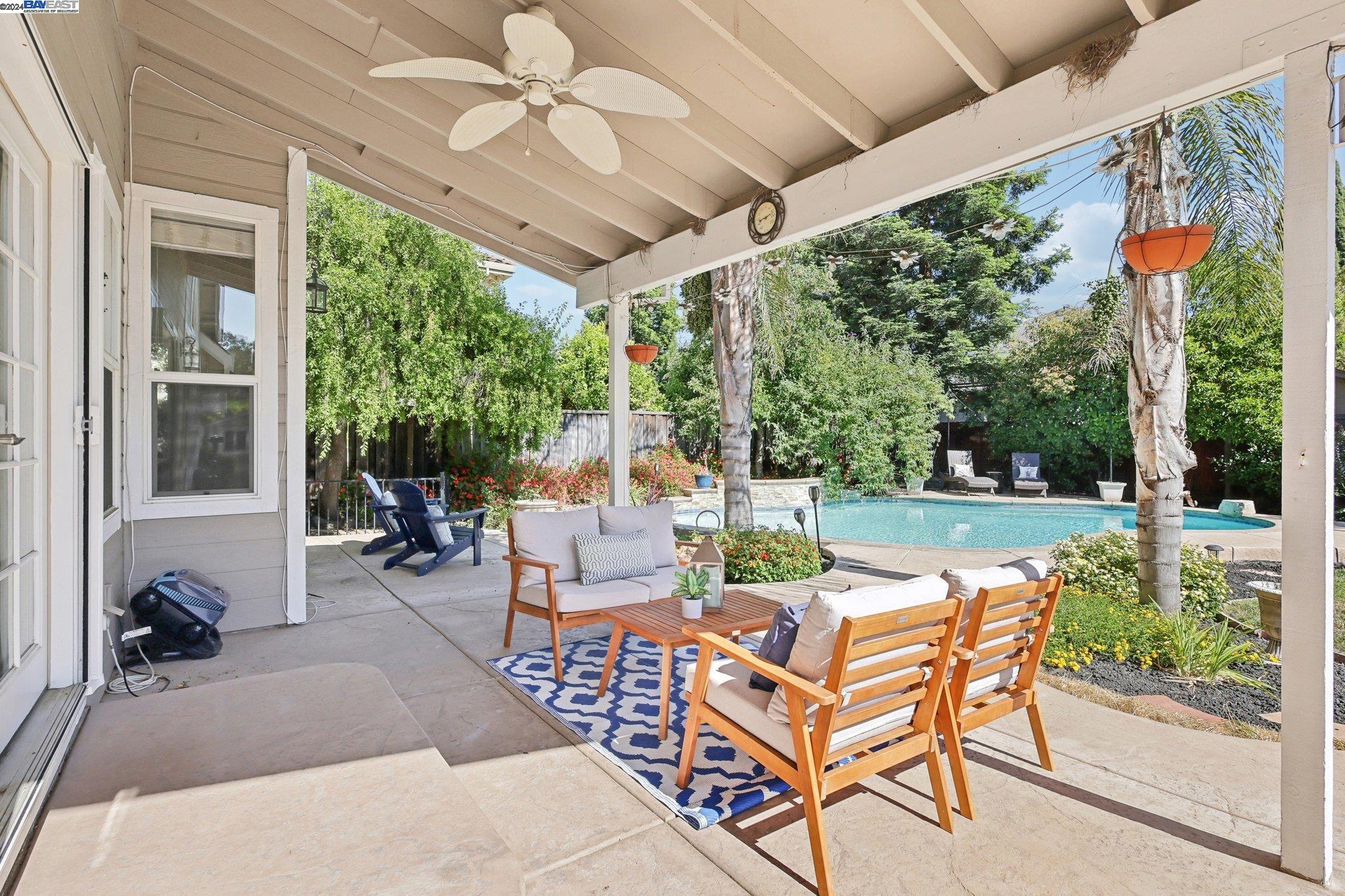 2393 Vintage Ln