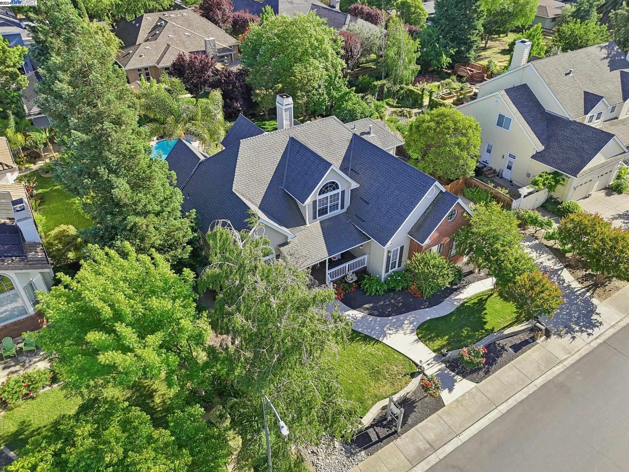 2393 Vintage Ln