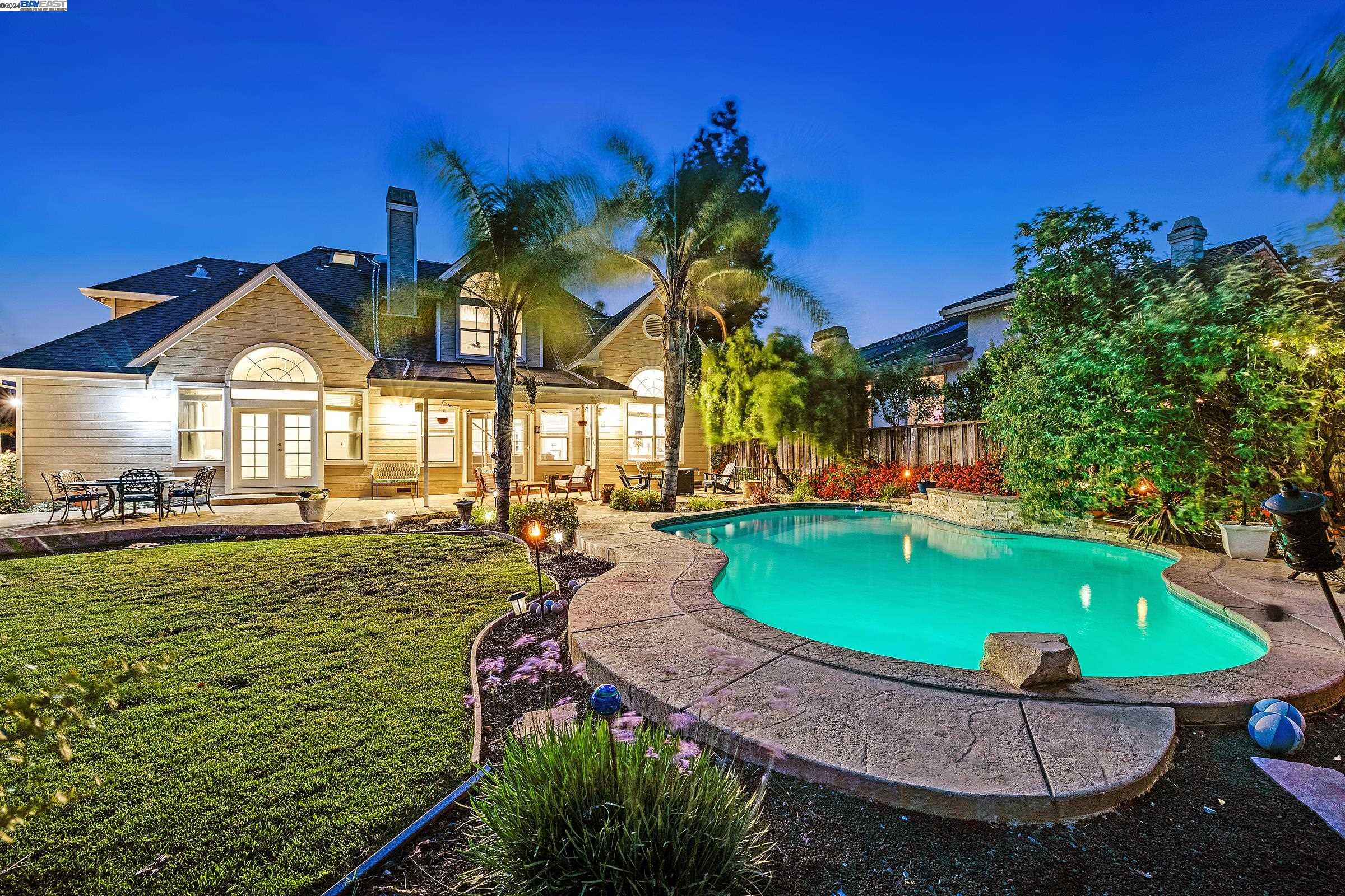 2393 Vintage Ln