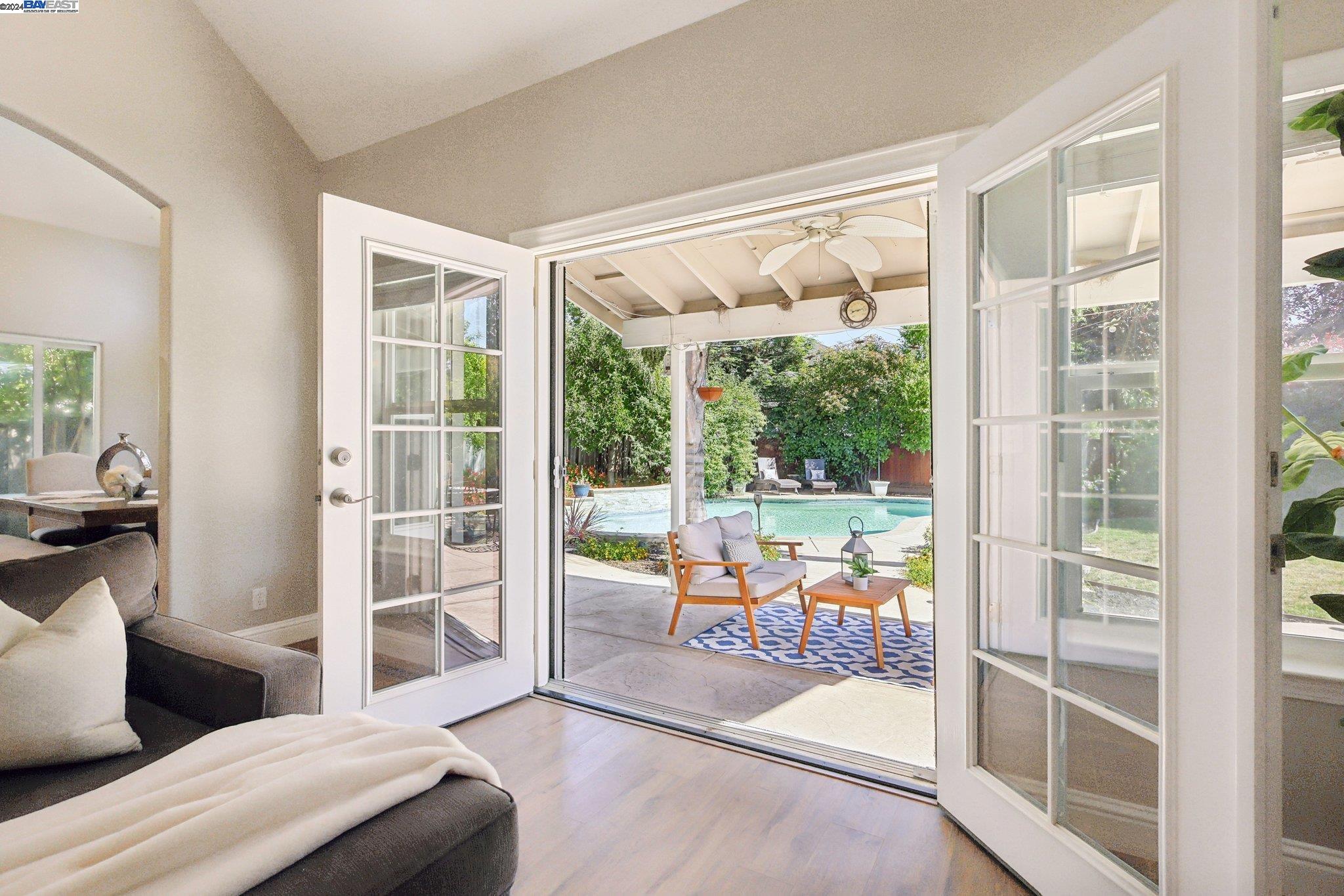 2393 Vintage Ln