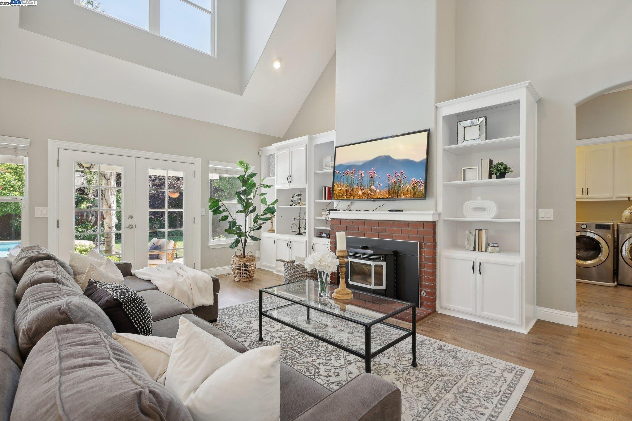2393 Vintage Ln