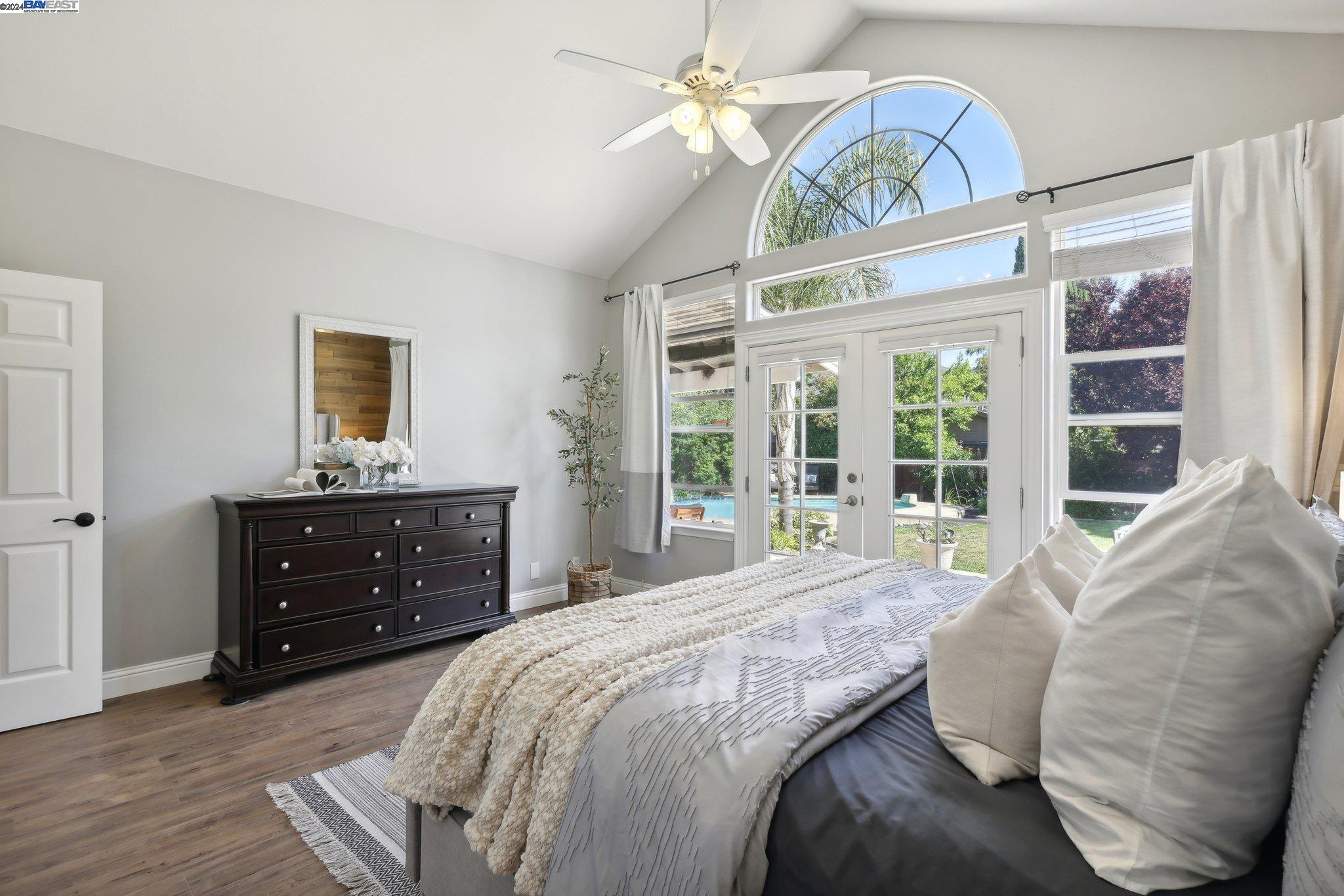 2393 Vintage Ln