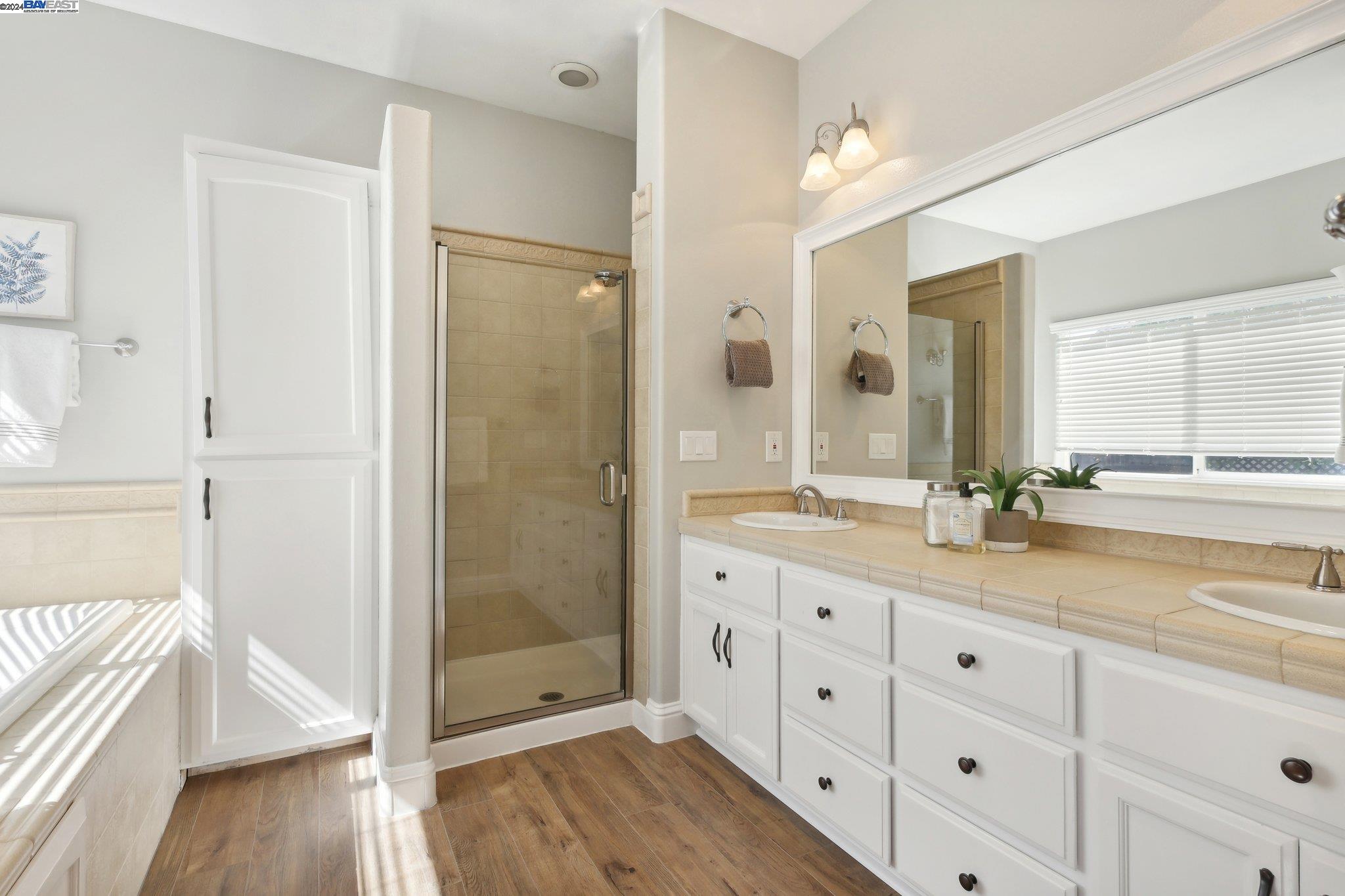 2393 Vintage Ln