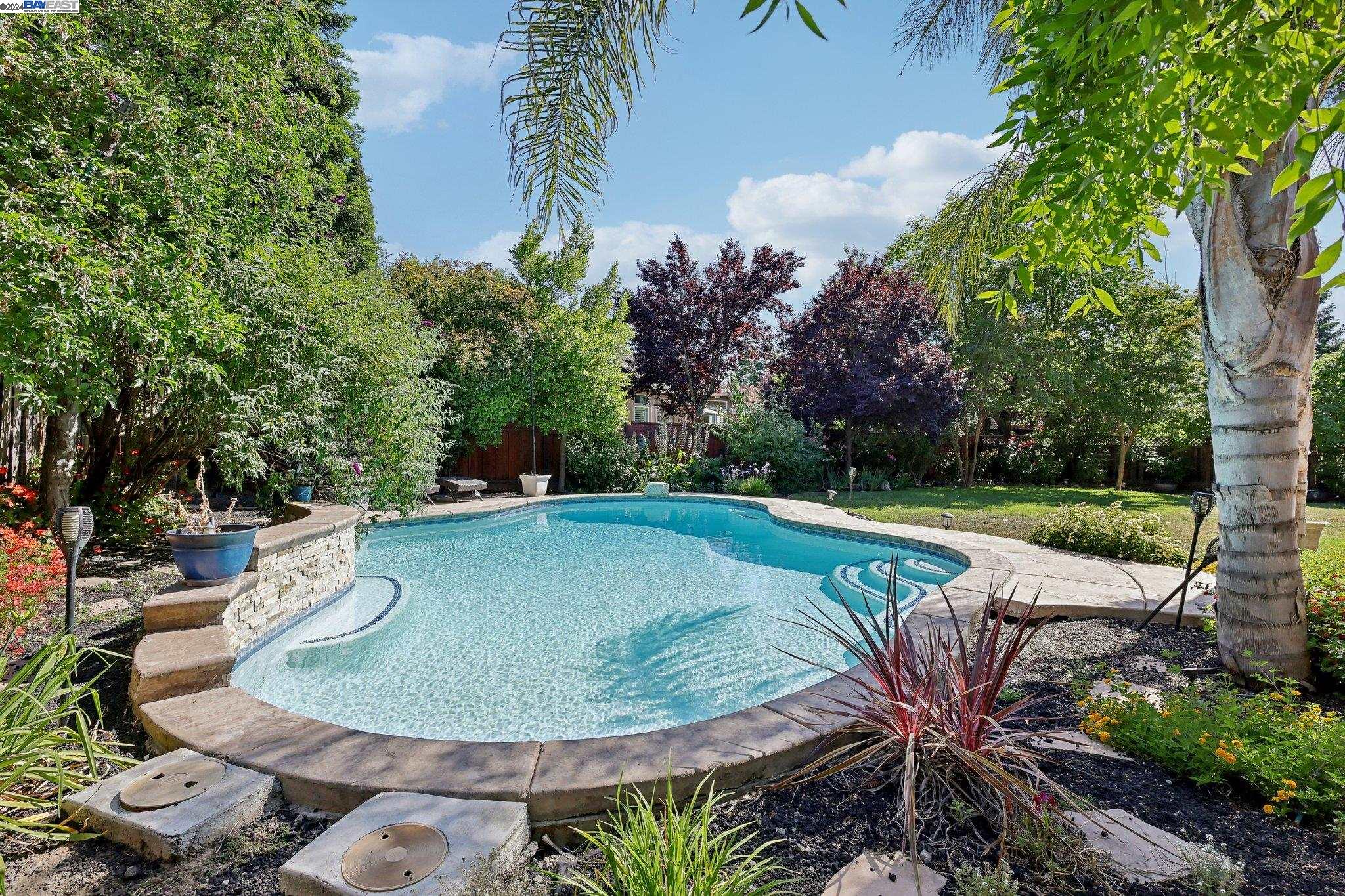 2393 Vintage Ln