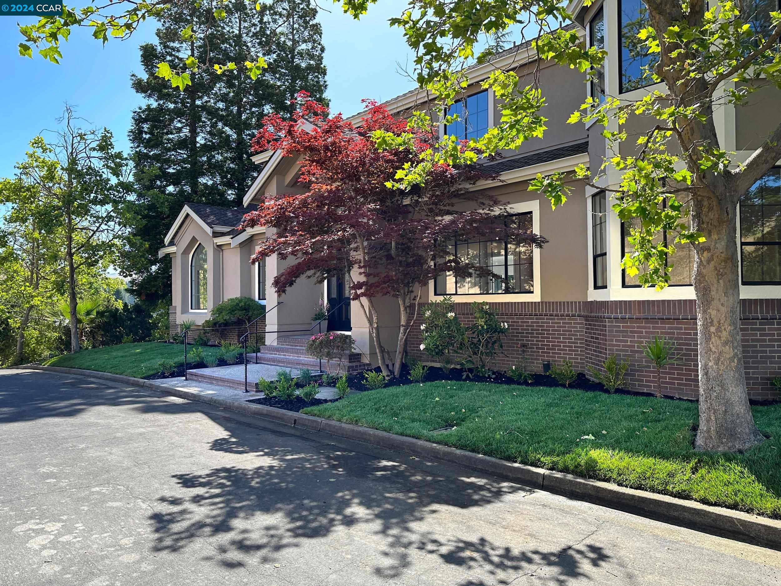1265 Whispering Oaks Pl