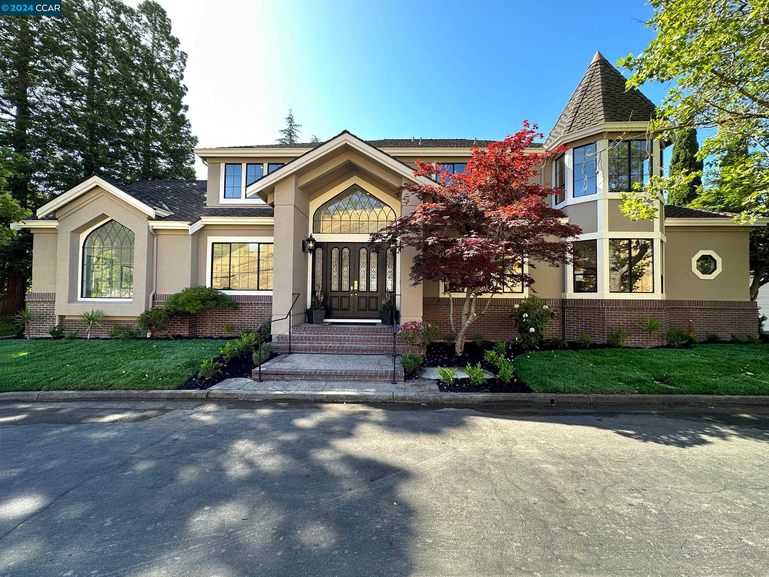 1265 Whispering Oaks Pl