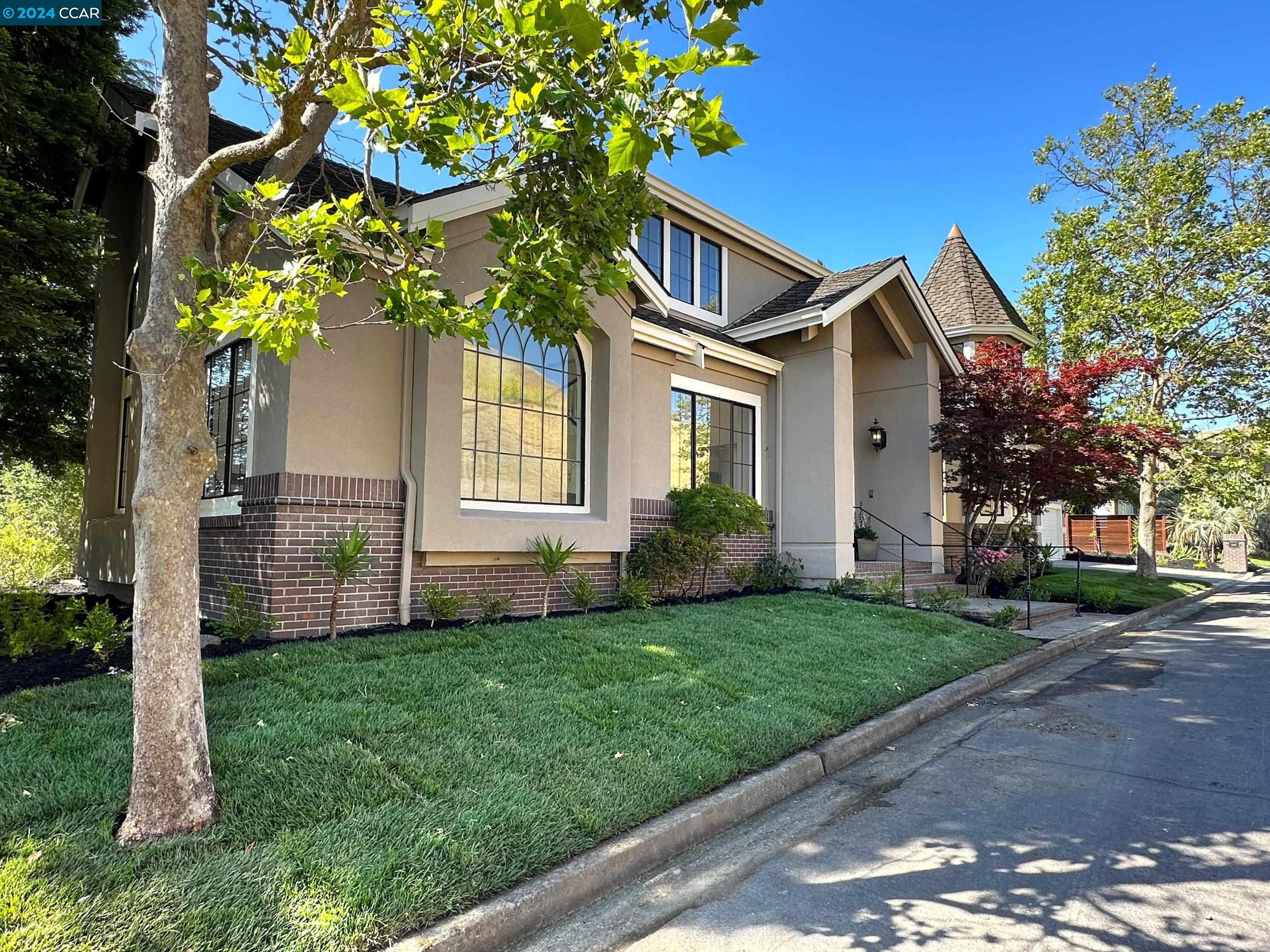 1265 Whispering Oaks Pl