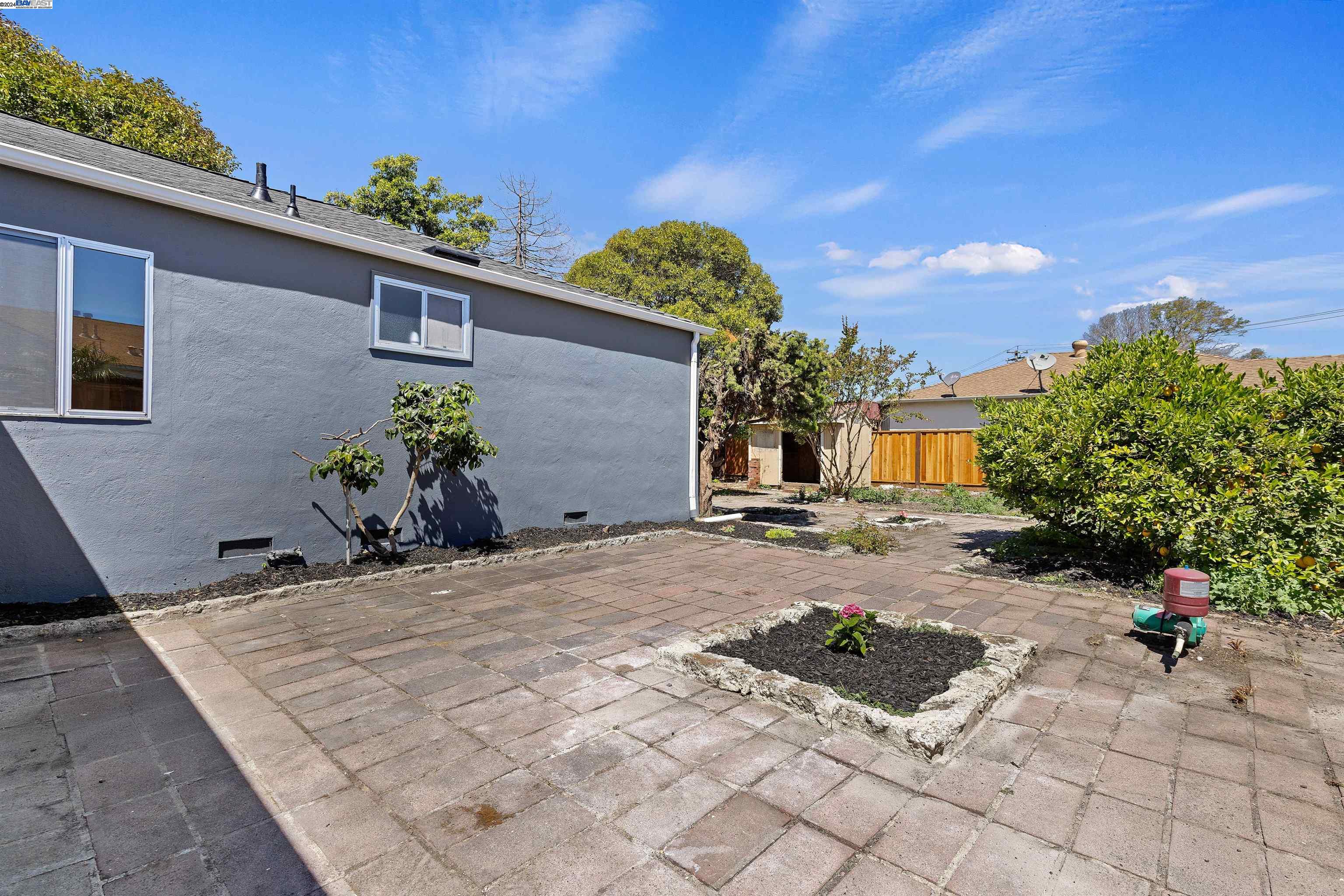 1559 Bandoni Ave