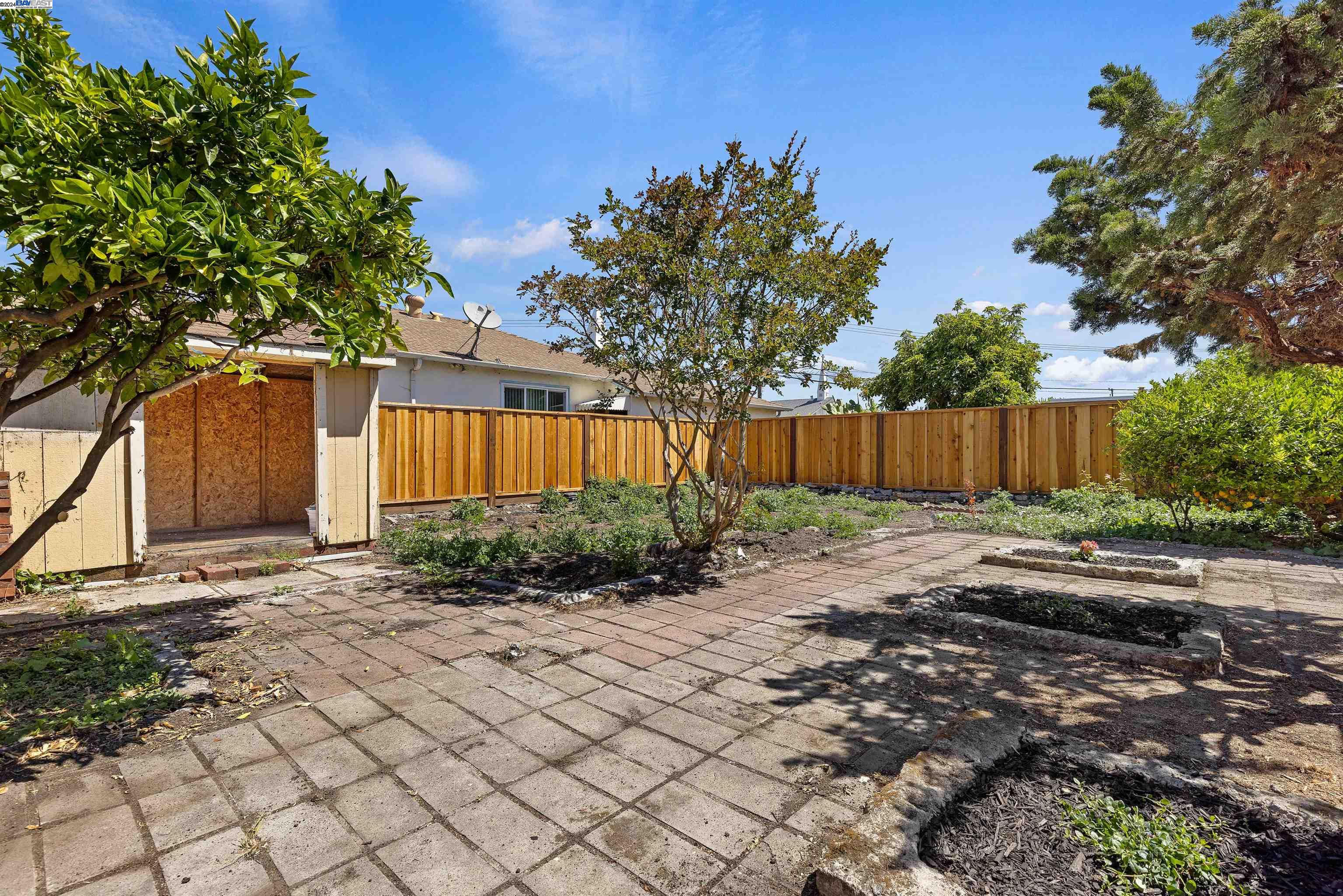 1559 Bandoni Ave