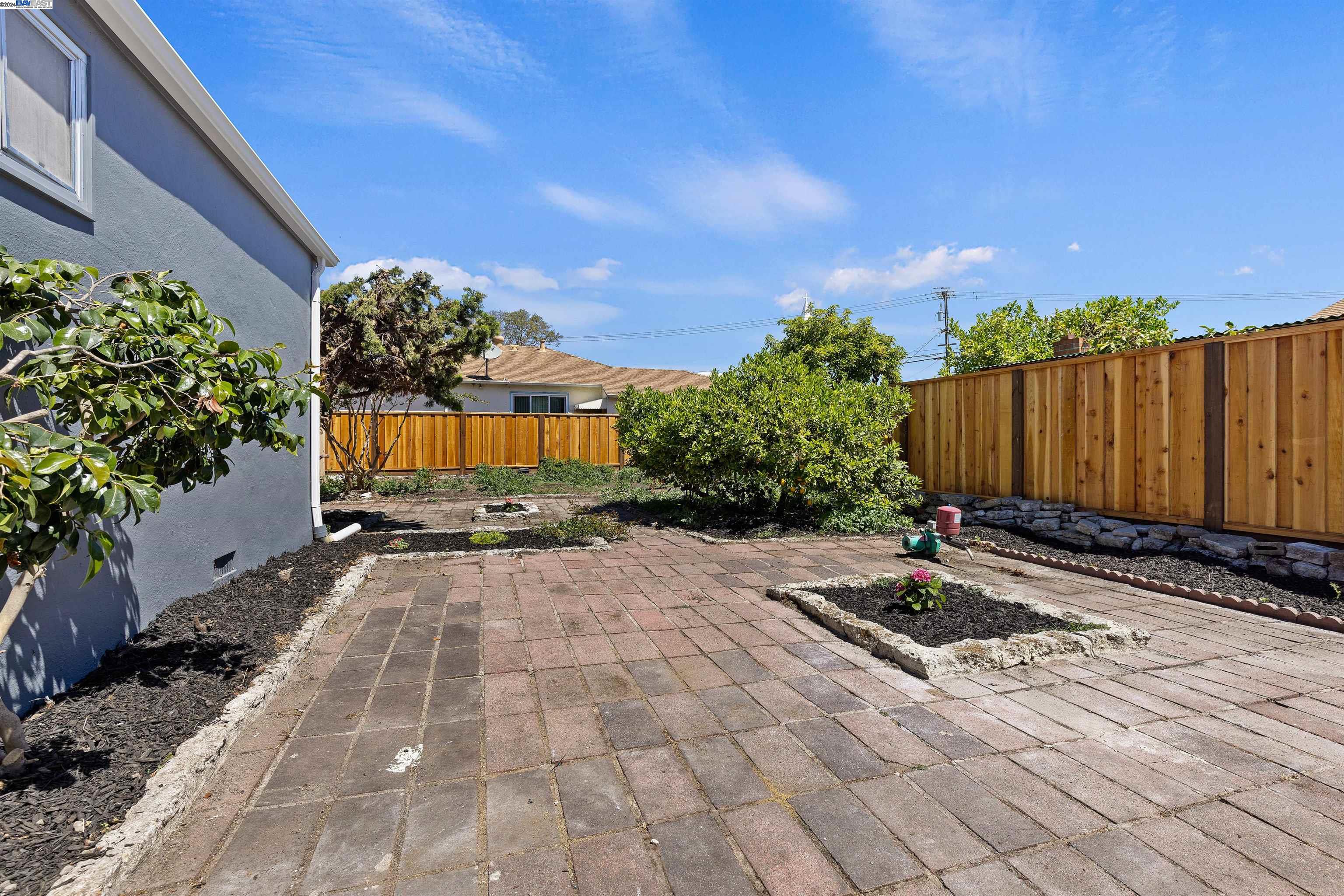 1559 Bandoni Ave