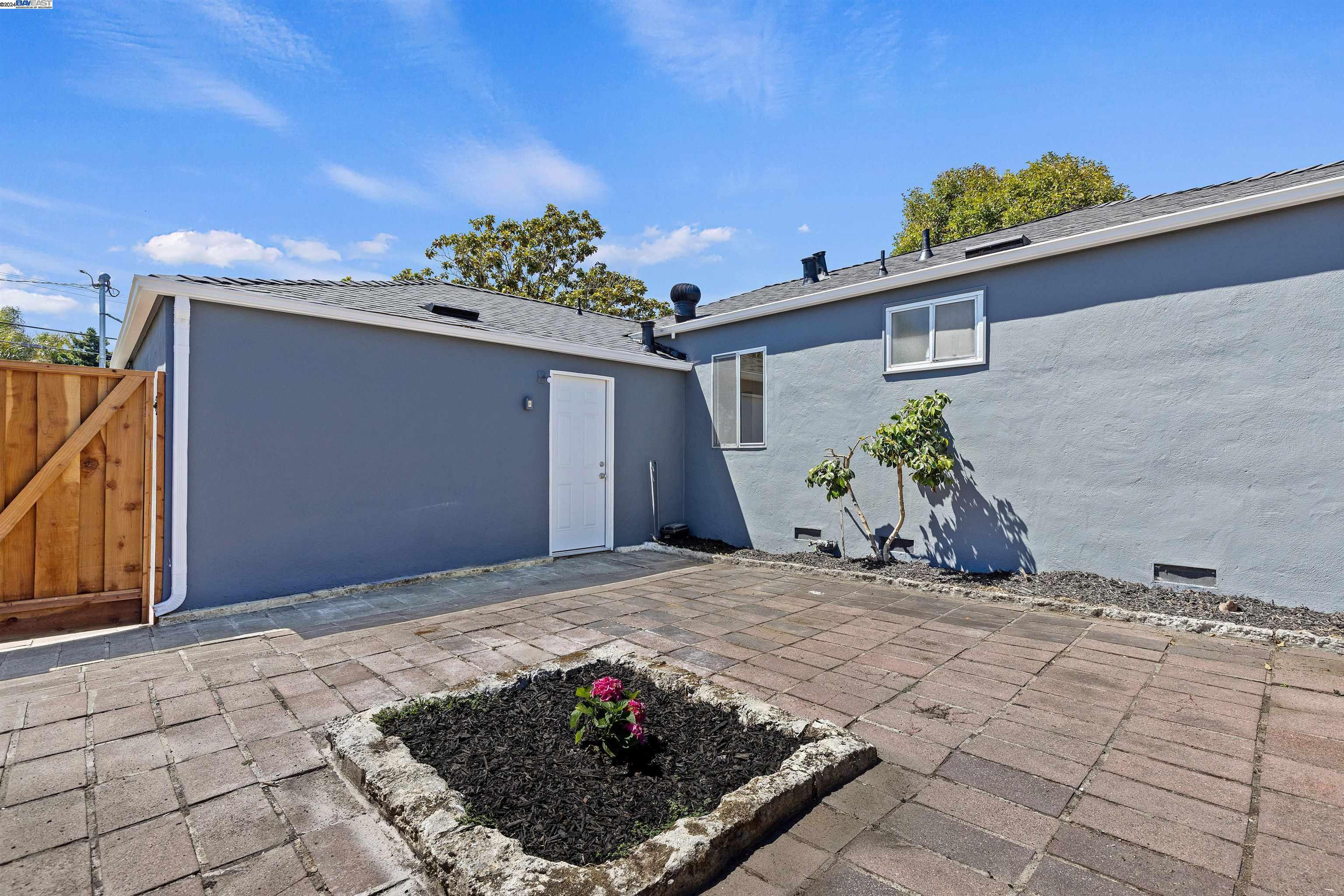 1559 Bandoni Ave