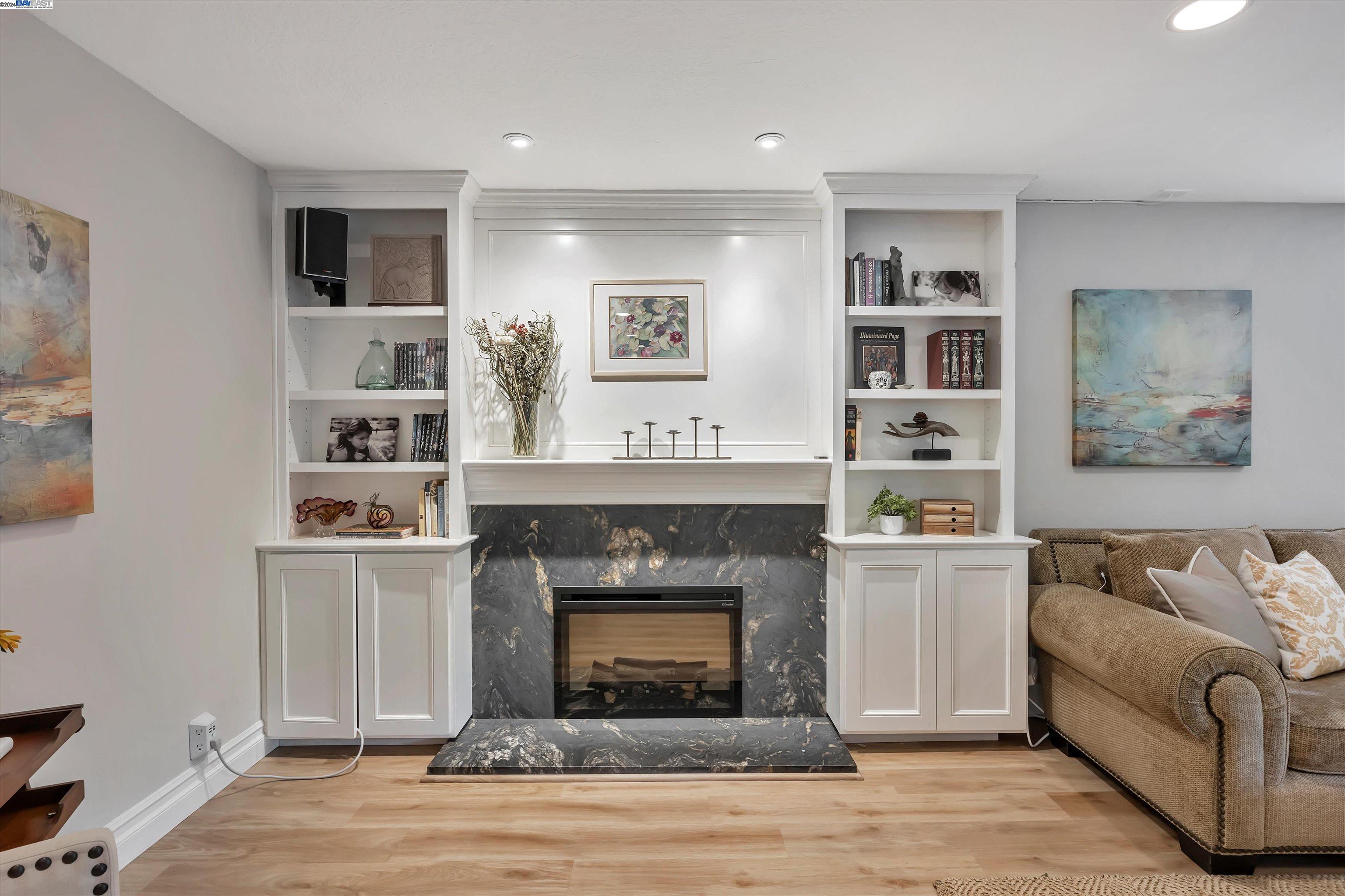 4492 Sandalwood Dr