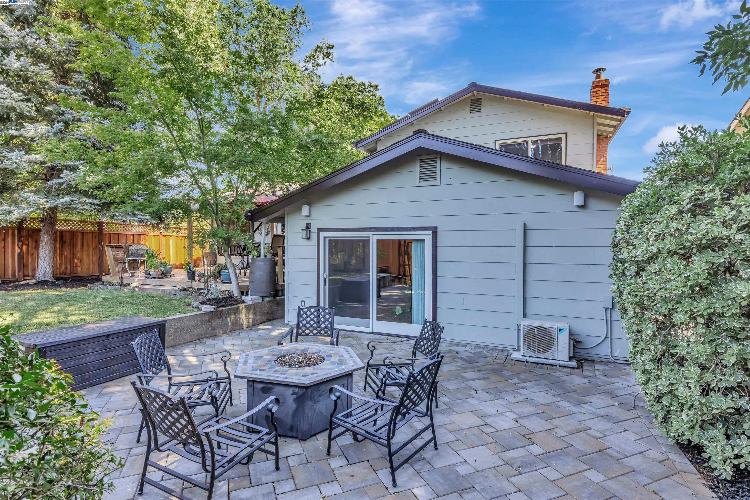 4492 Sandalwood Dr
