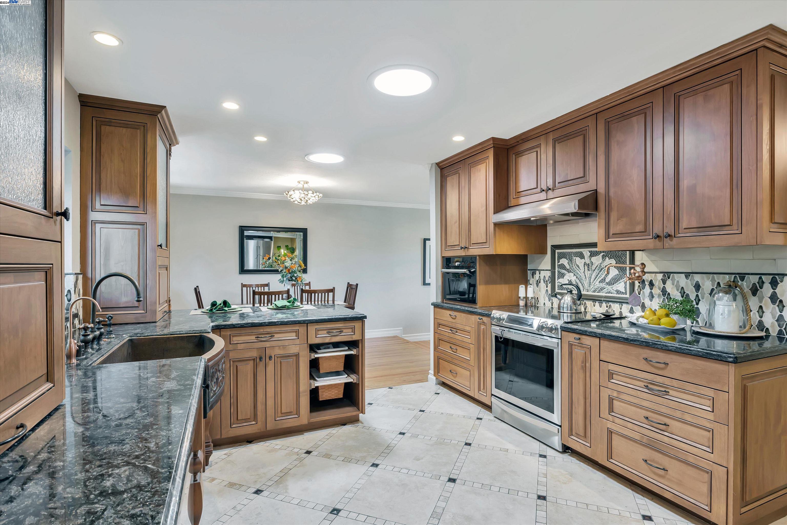 4492 Sandalwood Dr