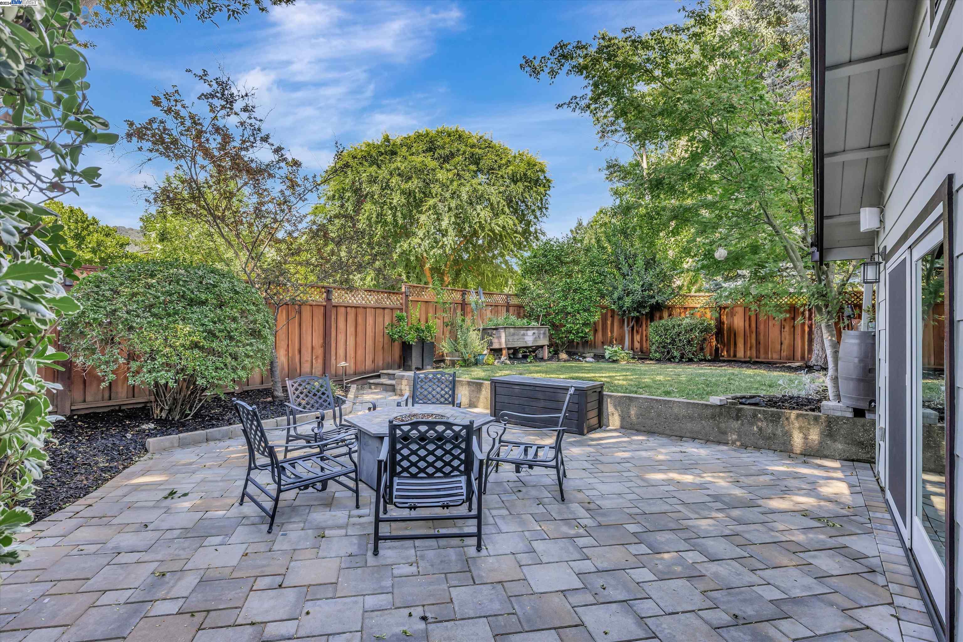 4492 Sandalwood Dr