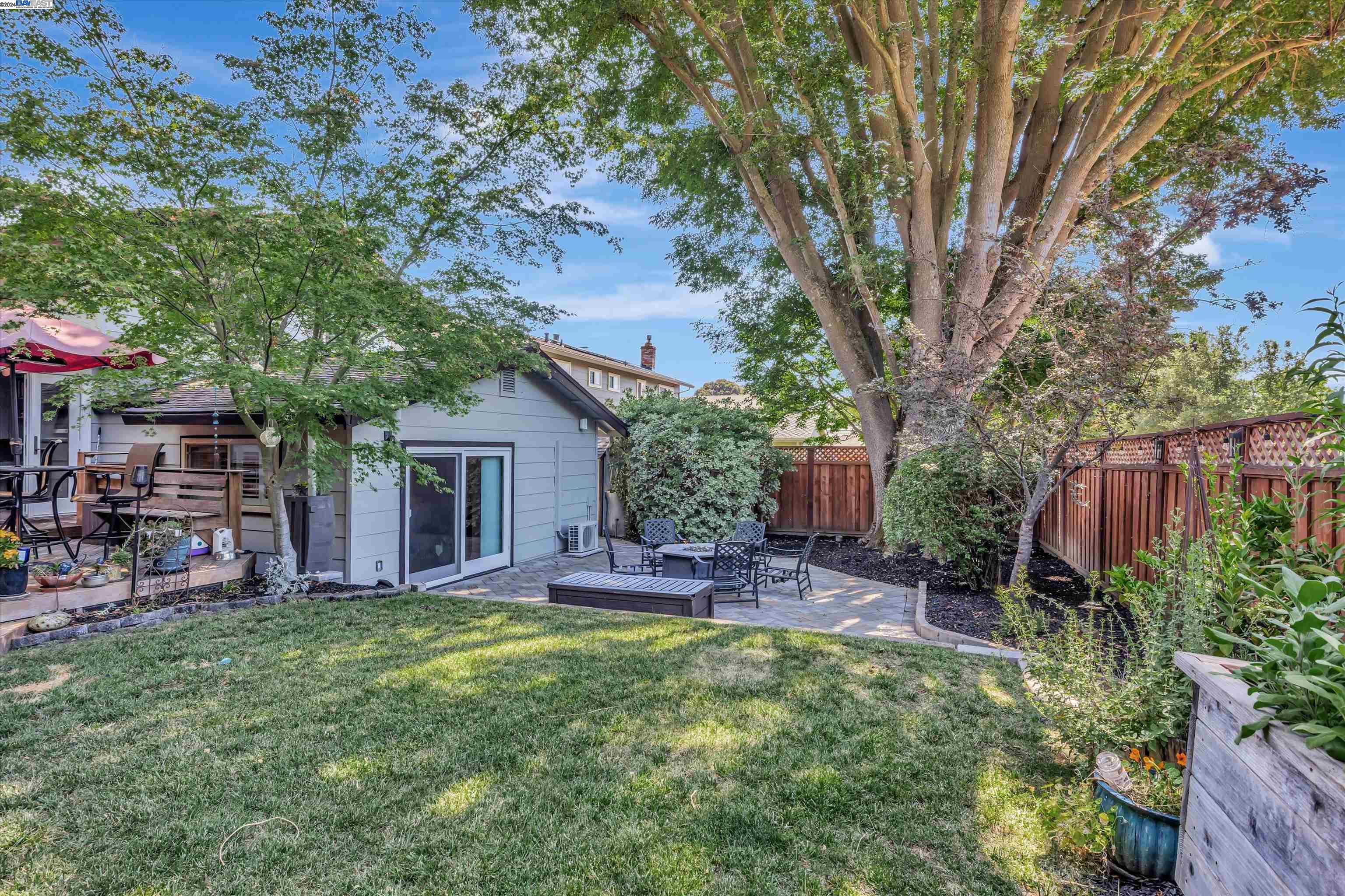 4492 Sandalwood Dr
