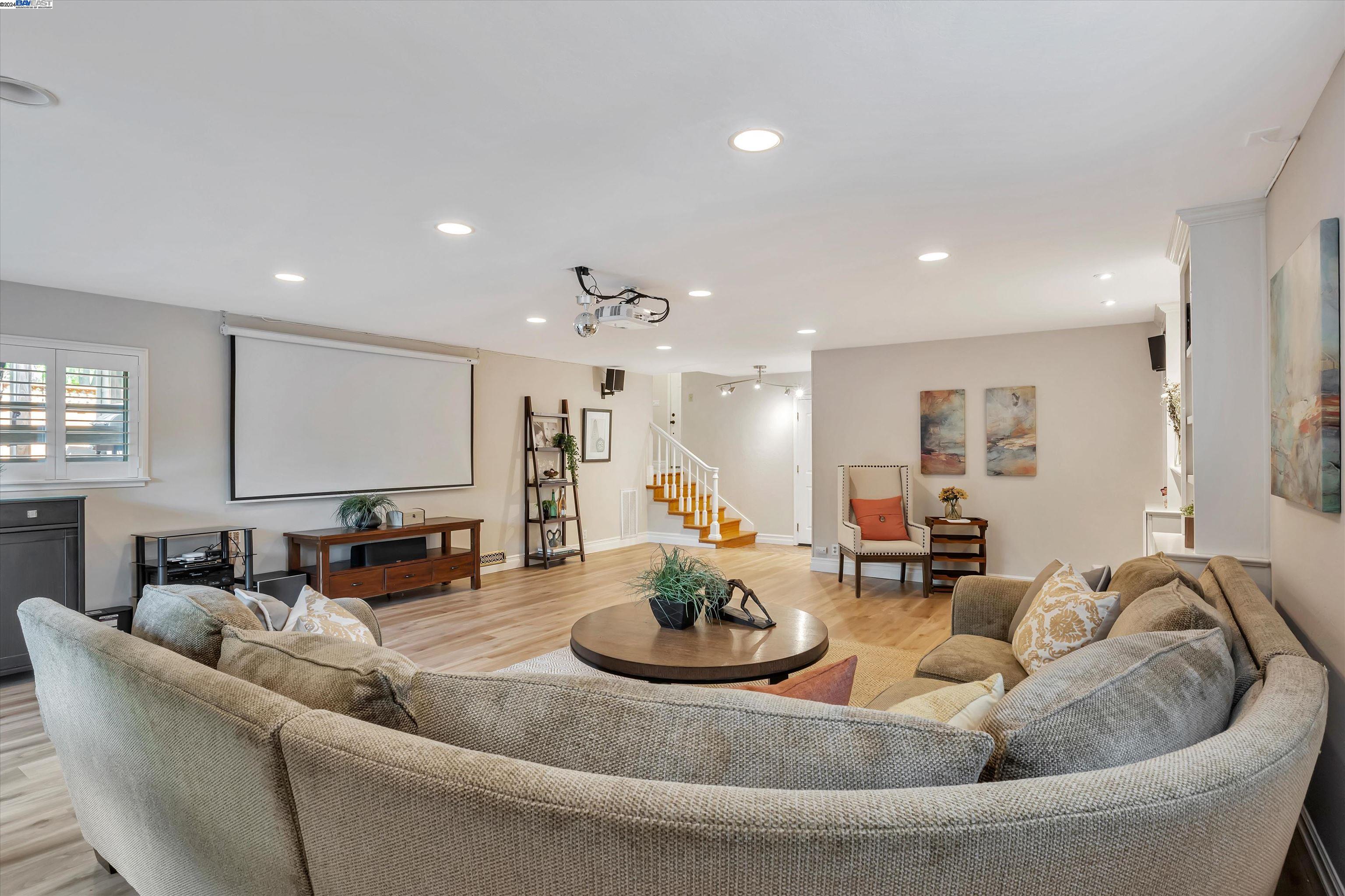 4492 Sandalwood Dr